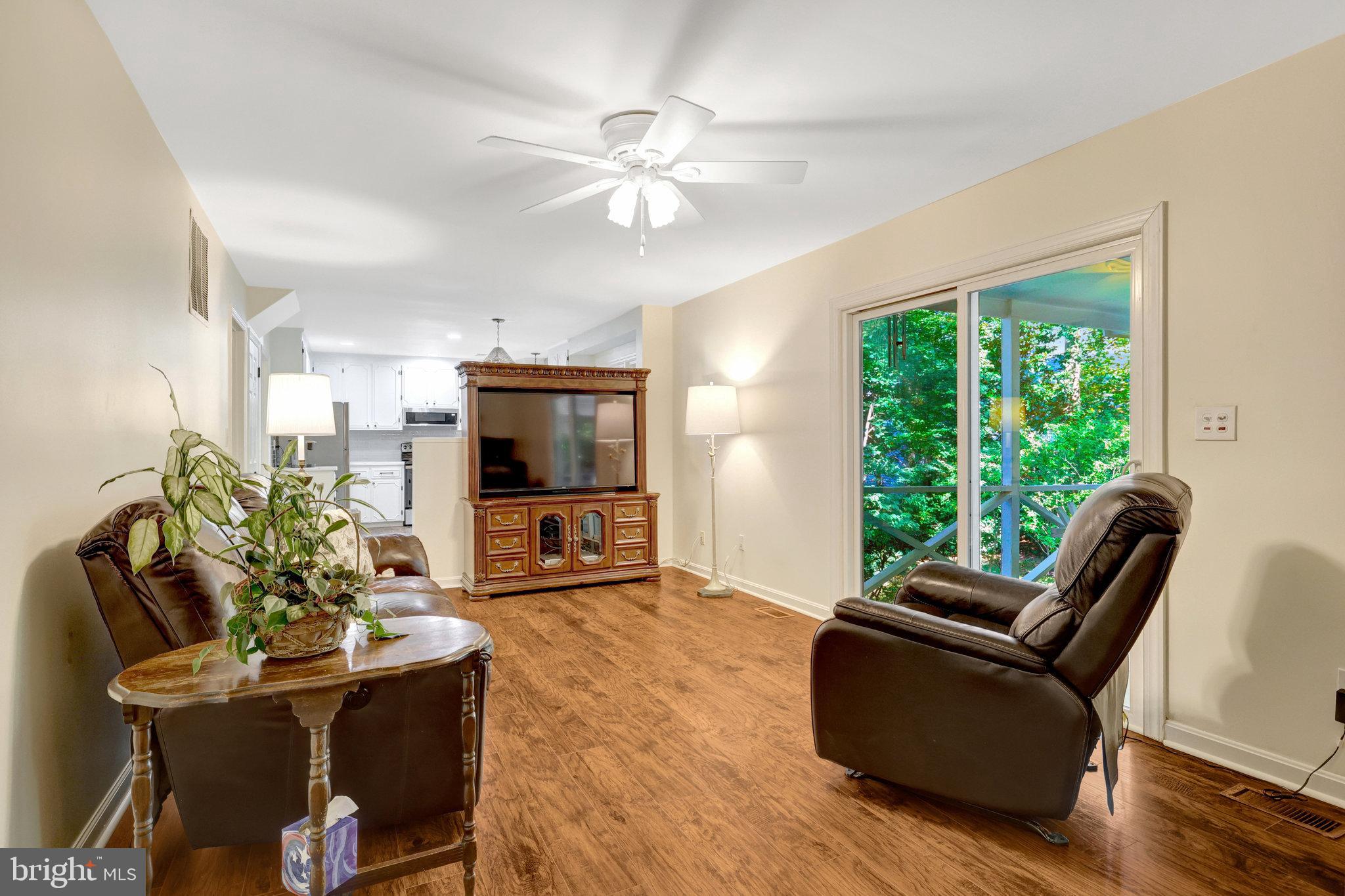 LEEHIGH VILLAGE - Residential