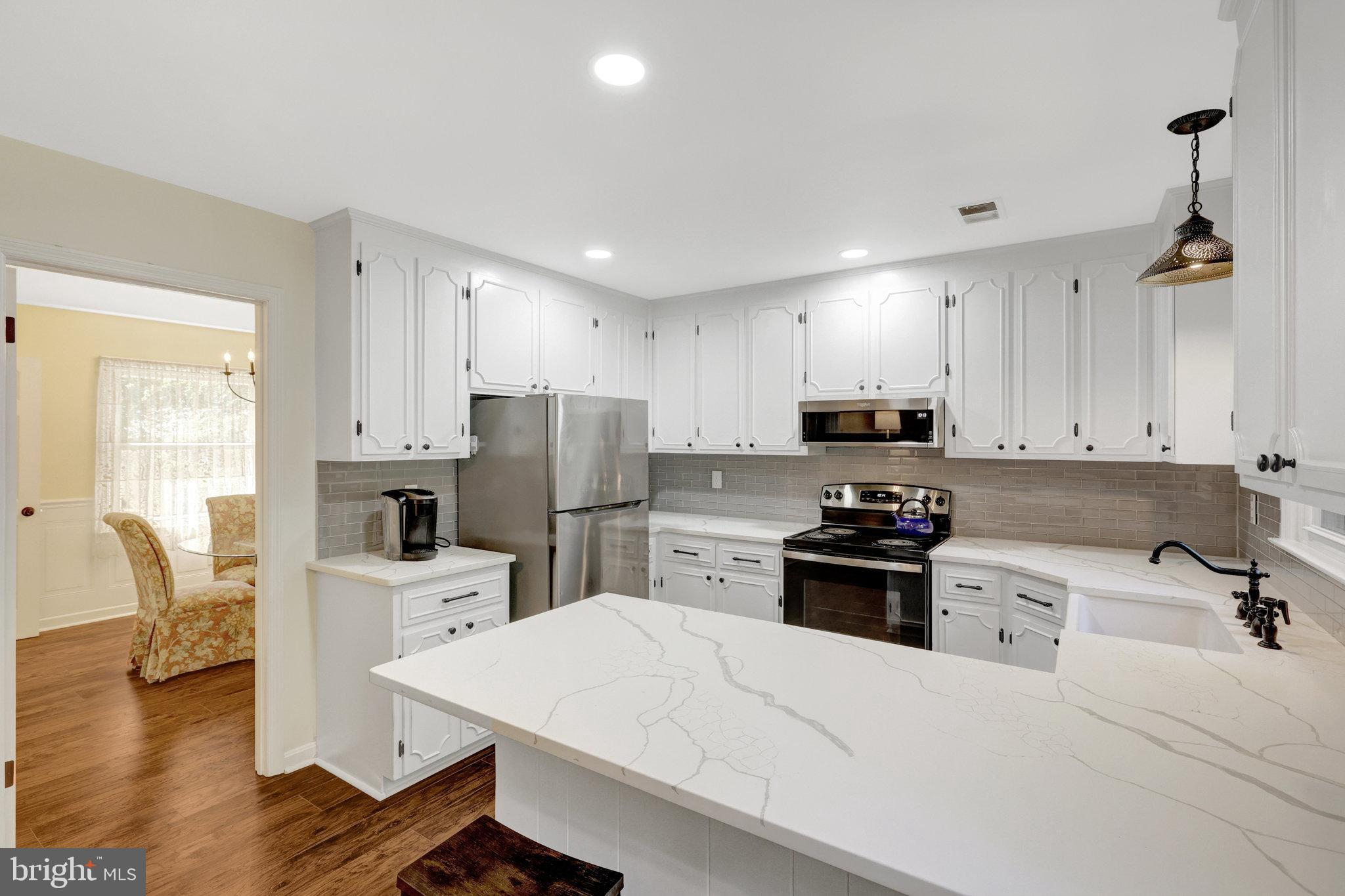 LEEHIGH VILLAGE - Residential