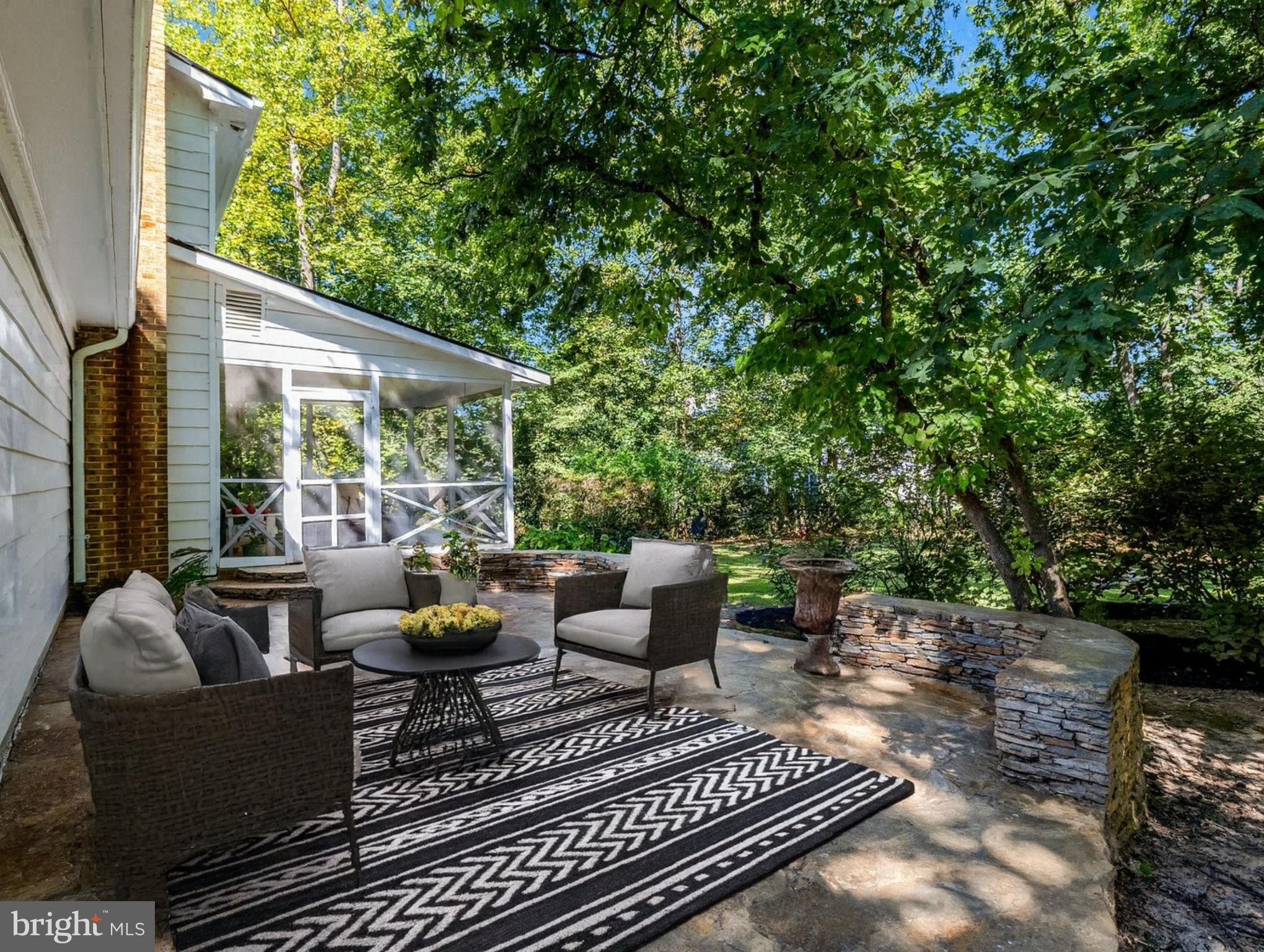 LEEHIGH VILLAGE - Residential