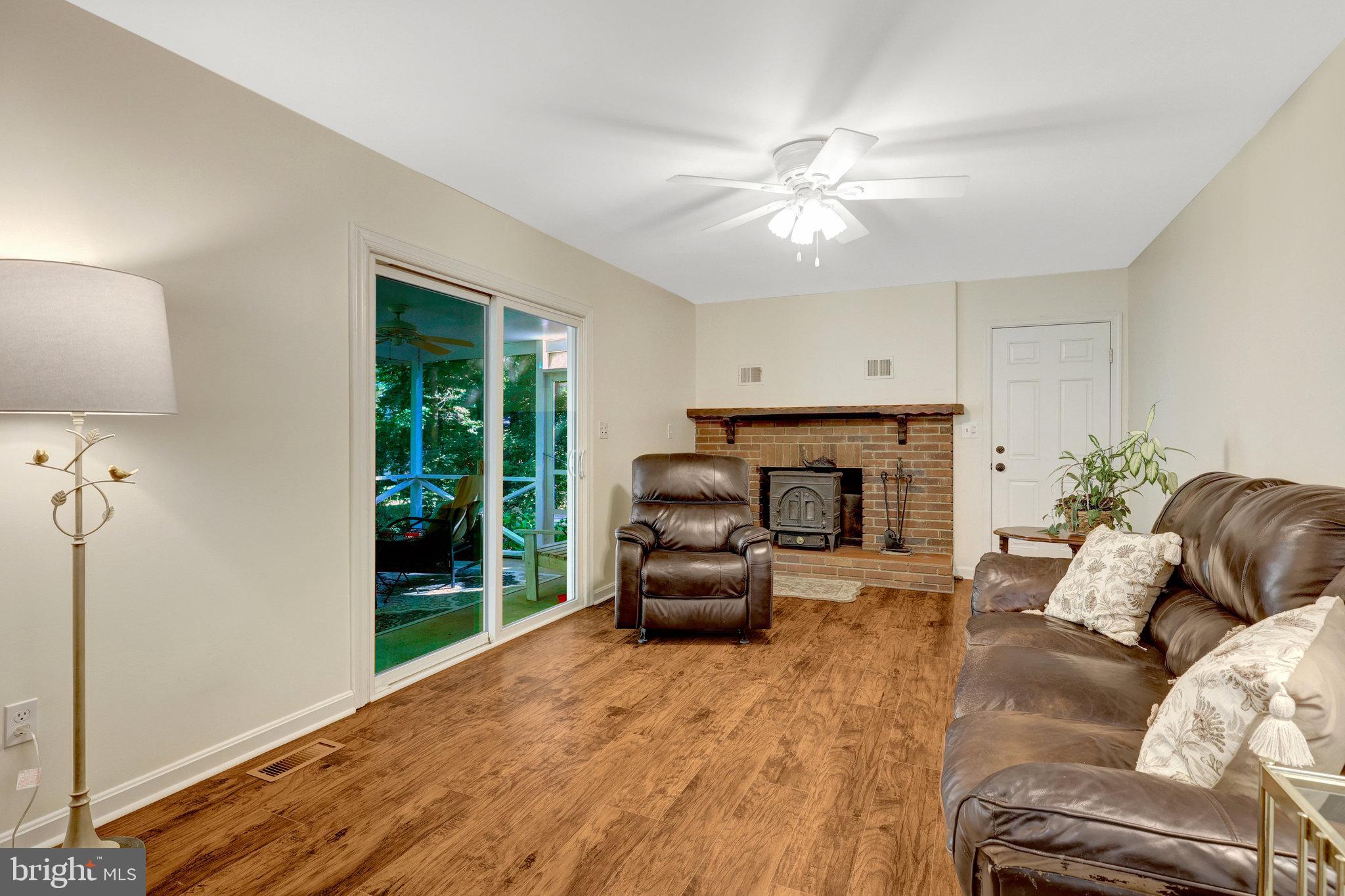 LEEHIGH VILLAGE - Residential