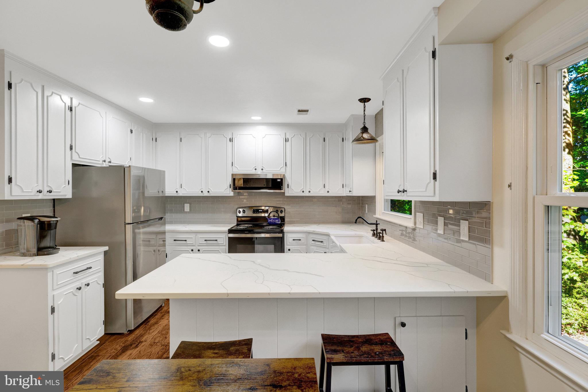 LEEHIGH VILLAGE - Residential