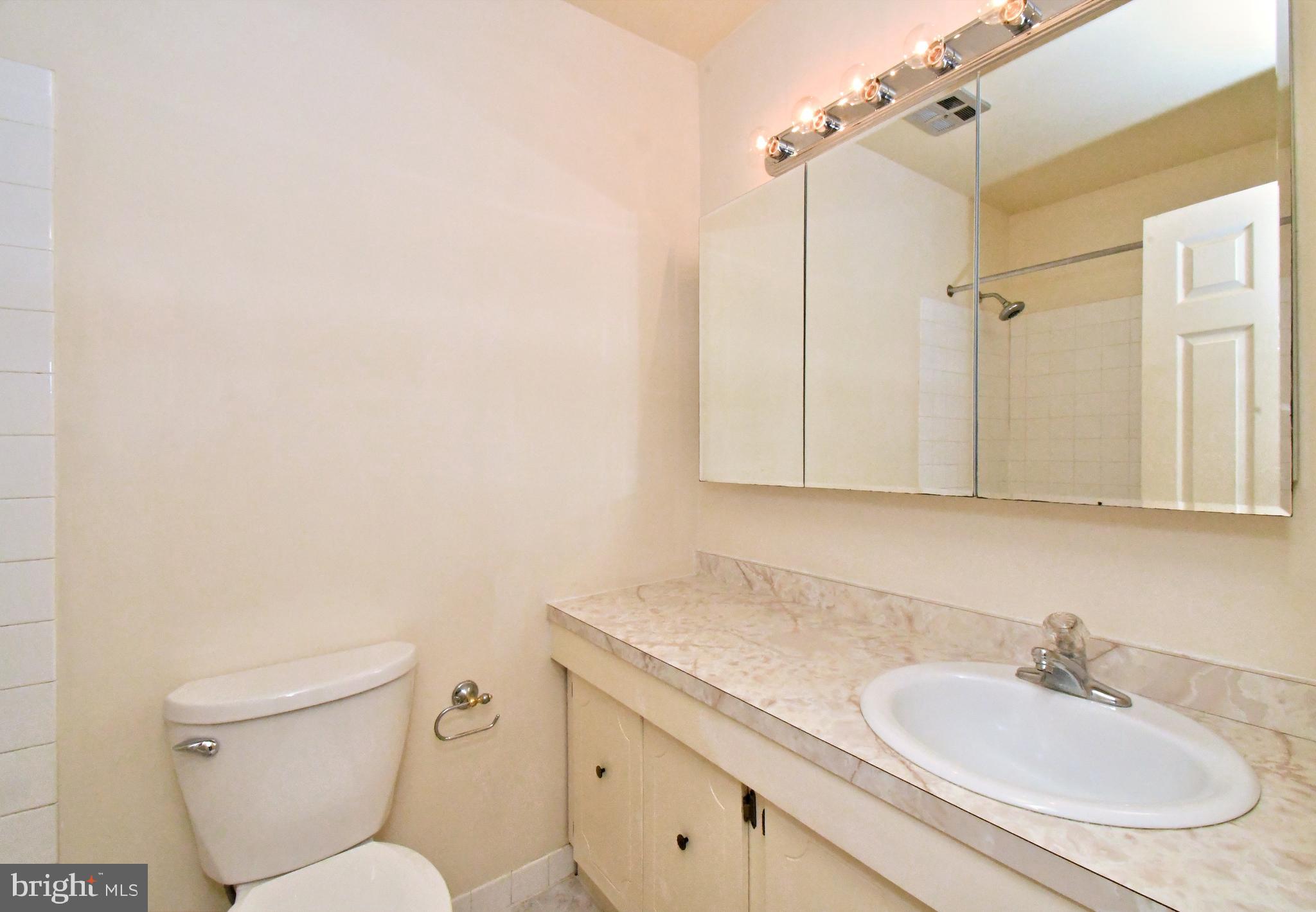 CEDAR GROVE ESTS - Residential Lease