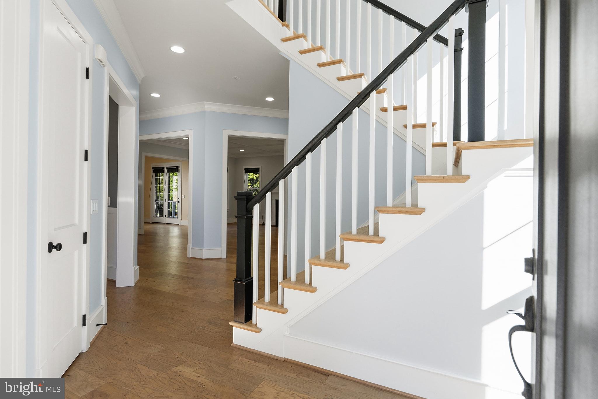 8633 FORT HUNT ROAD