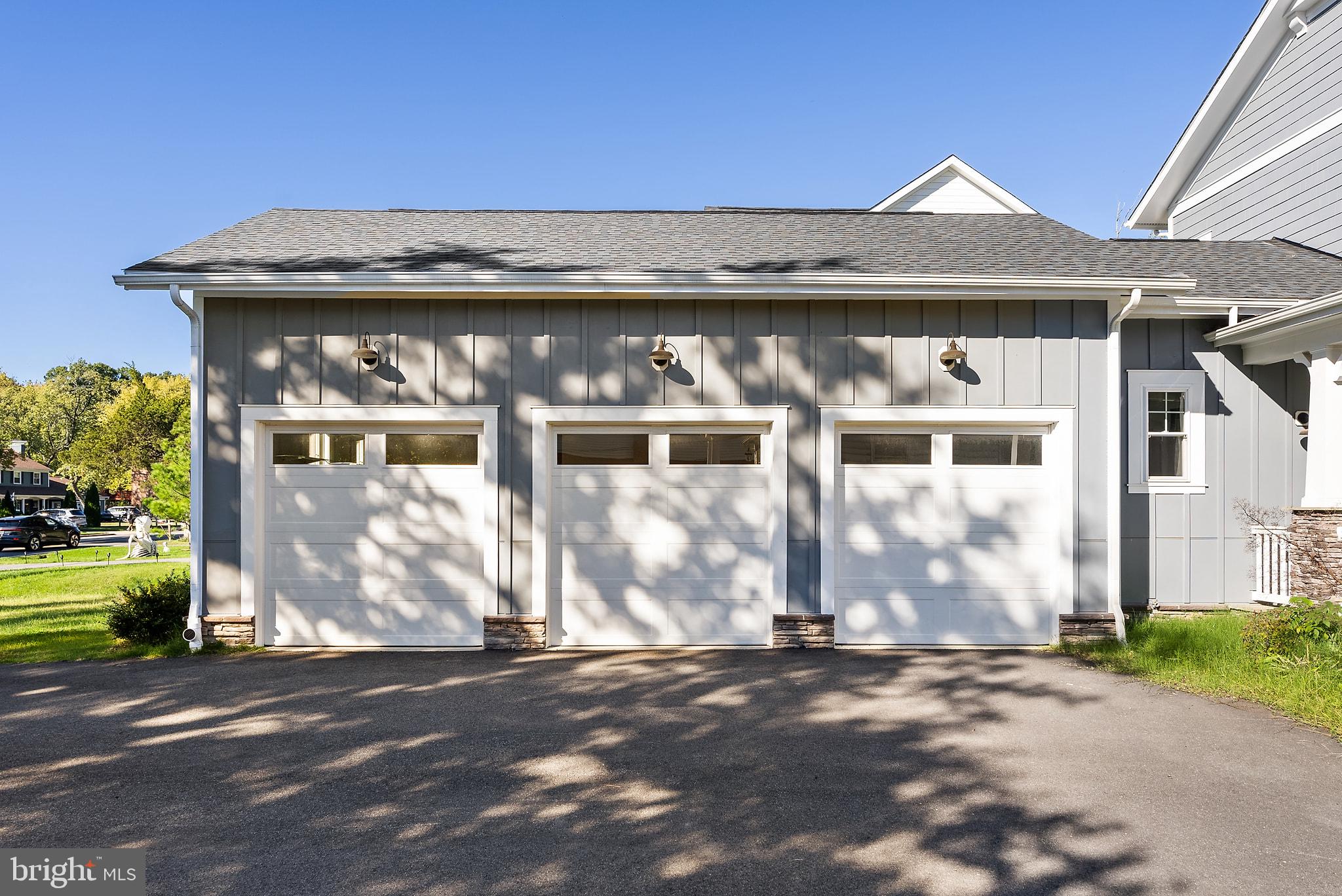 8633 FORT HUNT ROAD