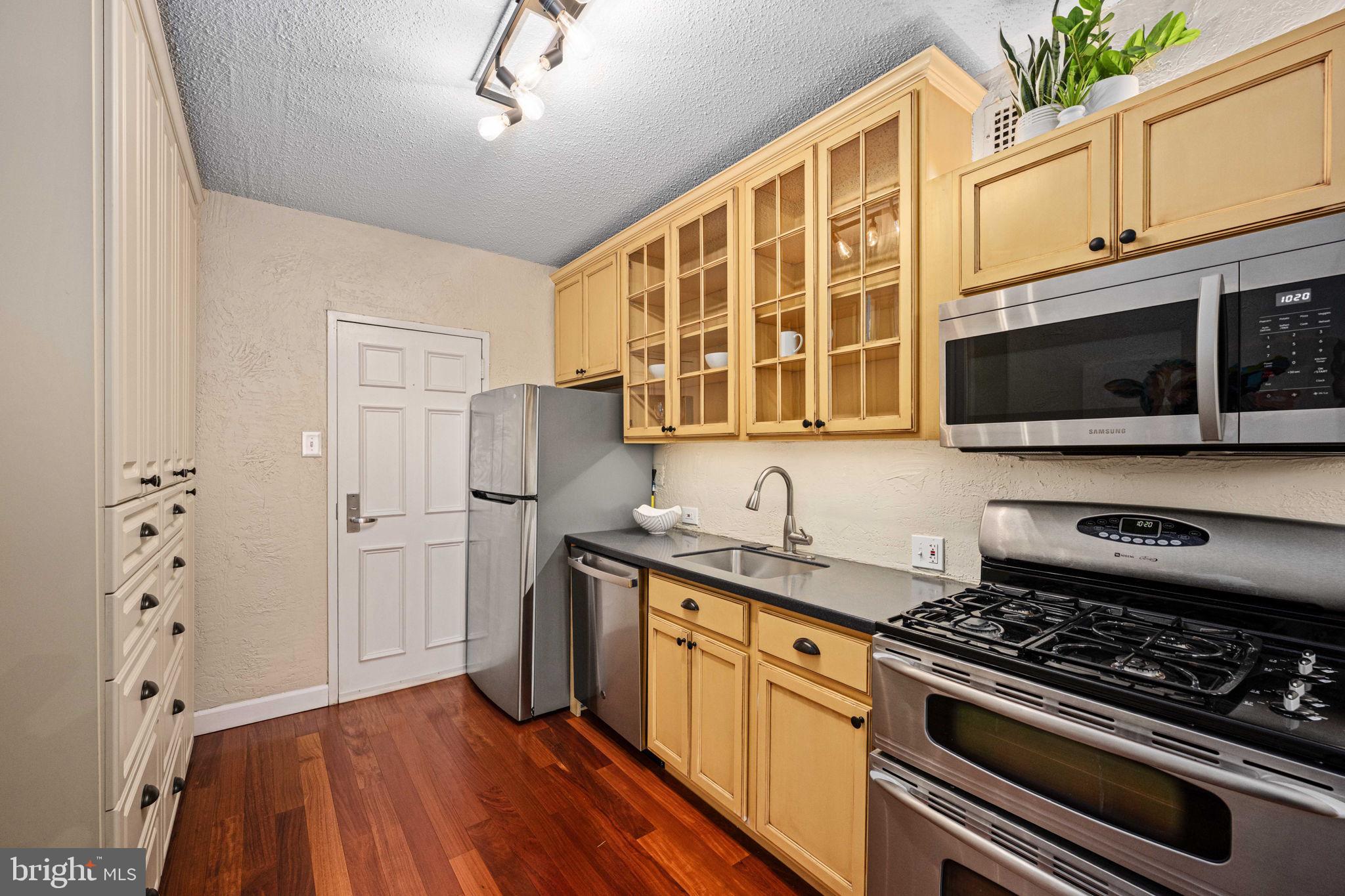 4141 N HENDERSON ROAD 1002