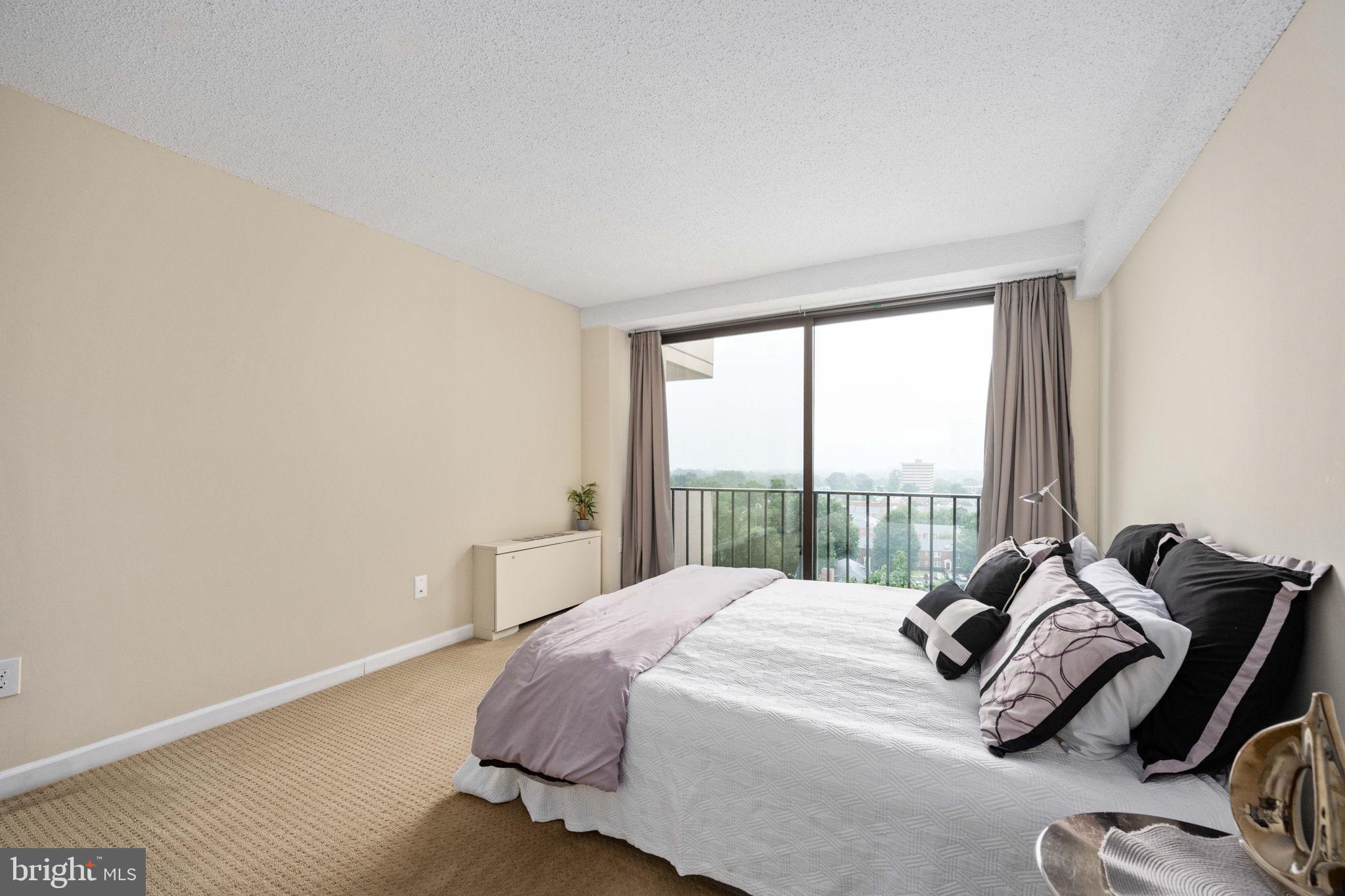 4141 N HENDERSON ROAD 1002