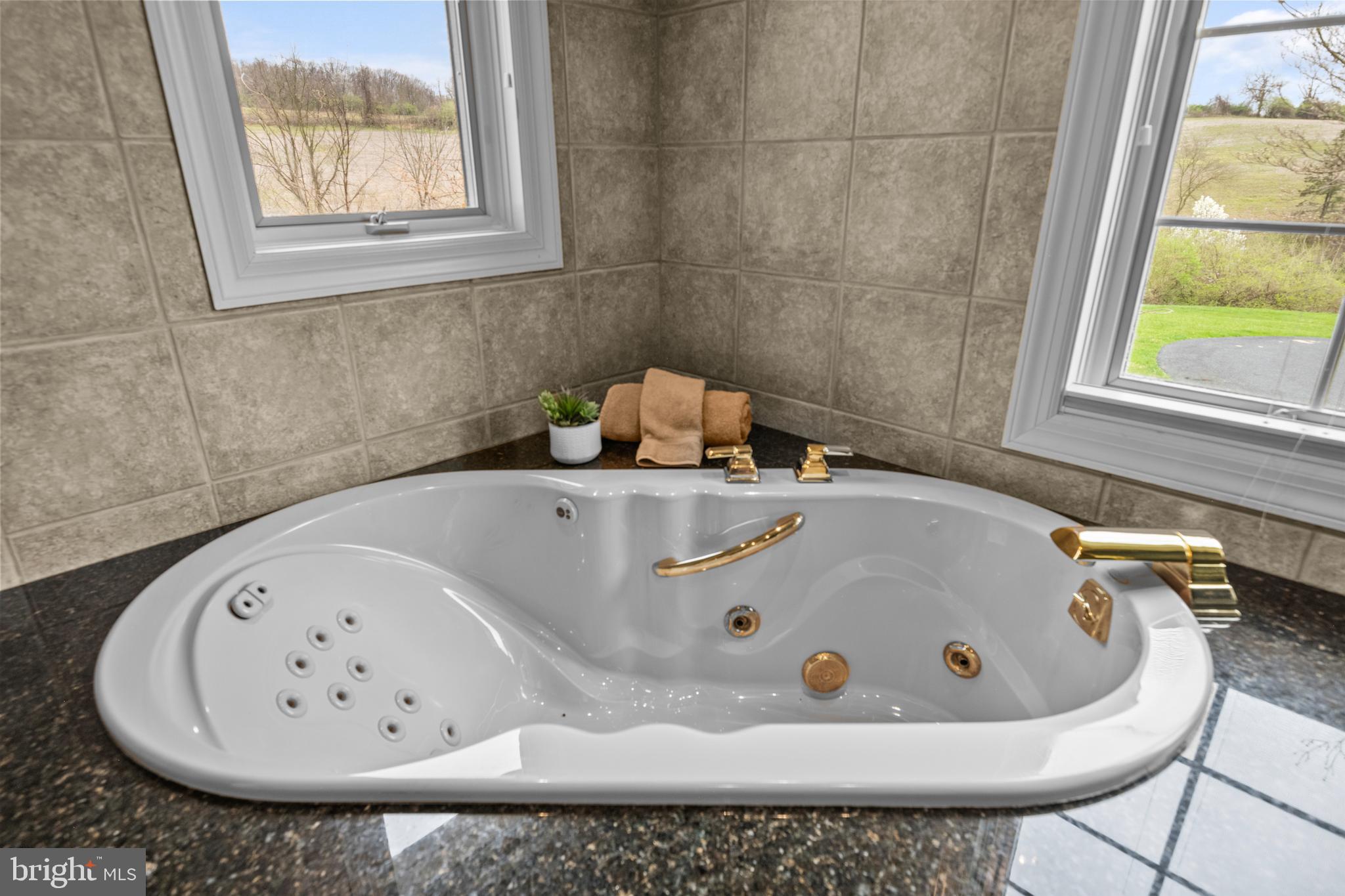 SUMMERHILL - Residential