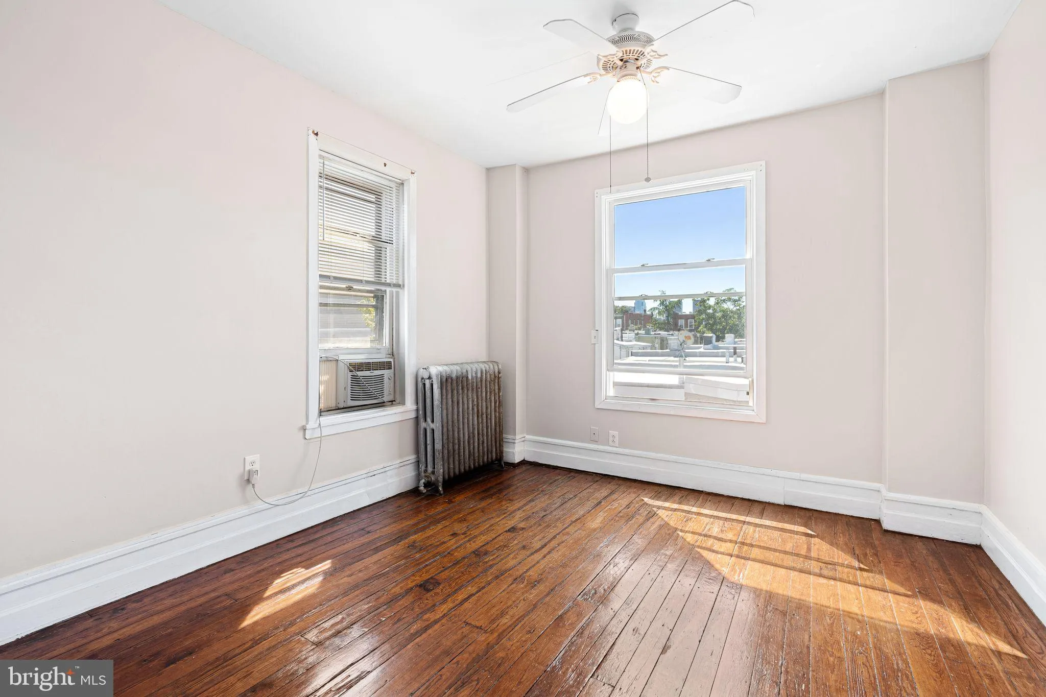 Philadelphia, Pennsylvania 19130, United States, 3 Bedrooms Bedrooms, ,2 BathroomsBathrooms,Residential,Active,208119