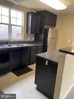 LITTLE RIVER COMMONS - Residential Lease