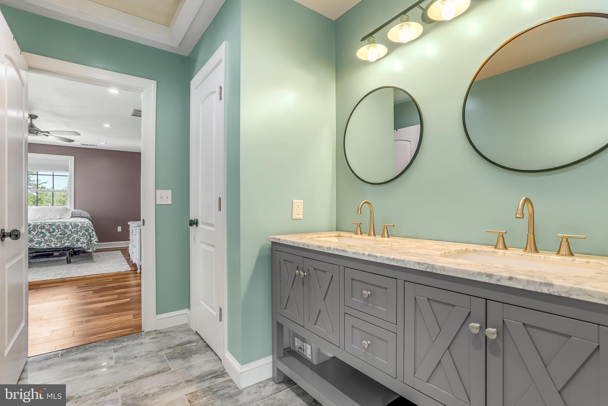 BURGUNDY VILLAGE - Residential