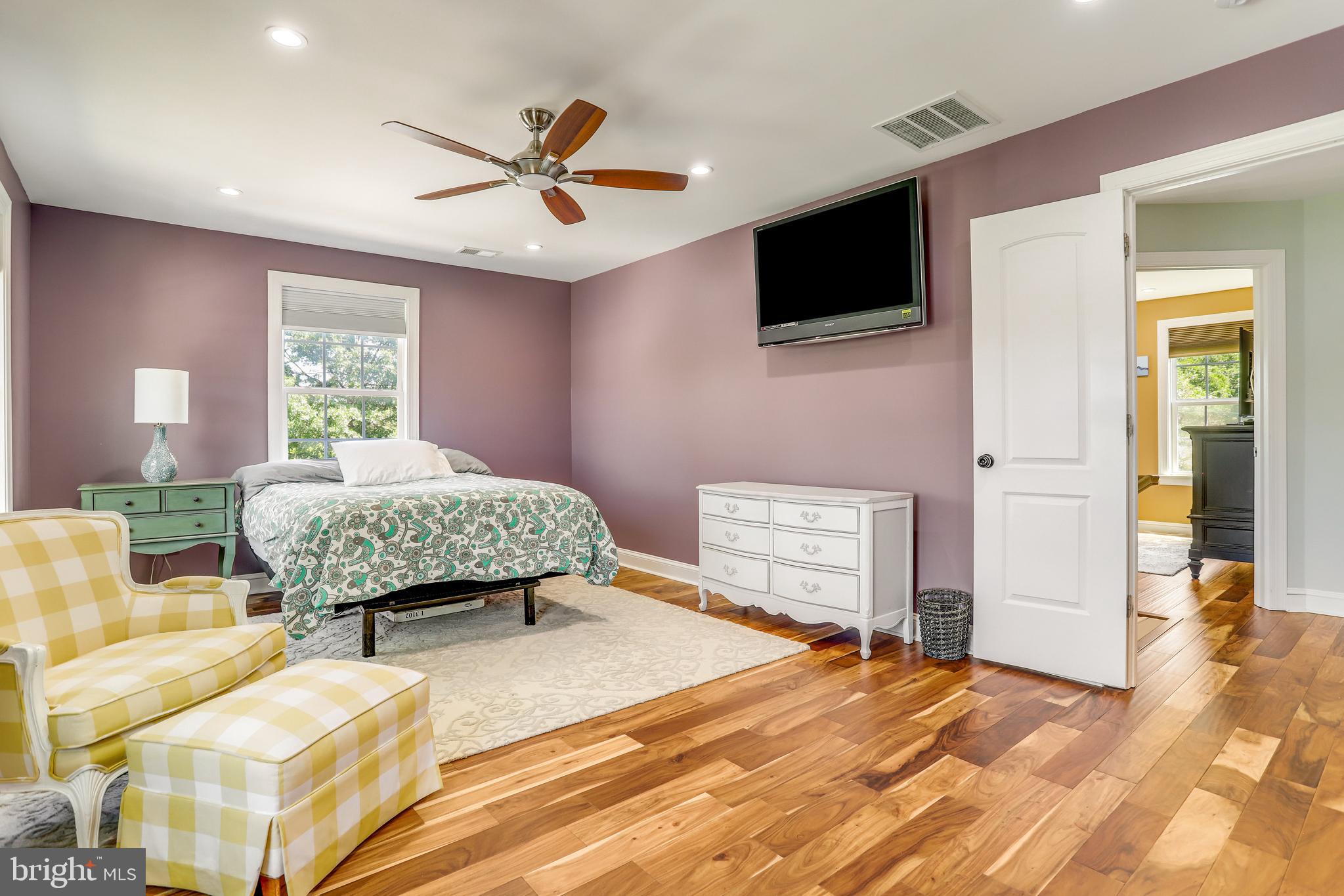 BURGUNDY VILLAGE - Residential