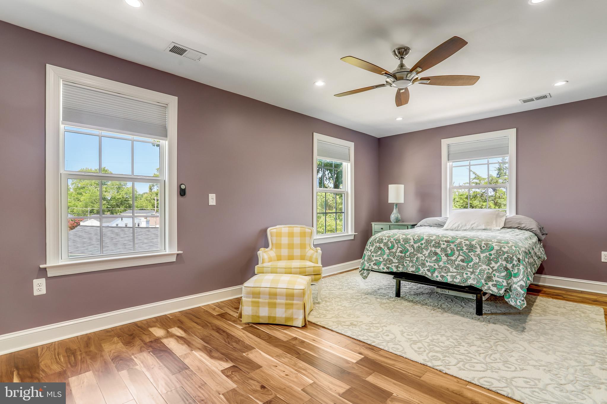 BURGUNDY VILLAGE - Residential