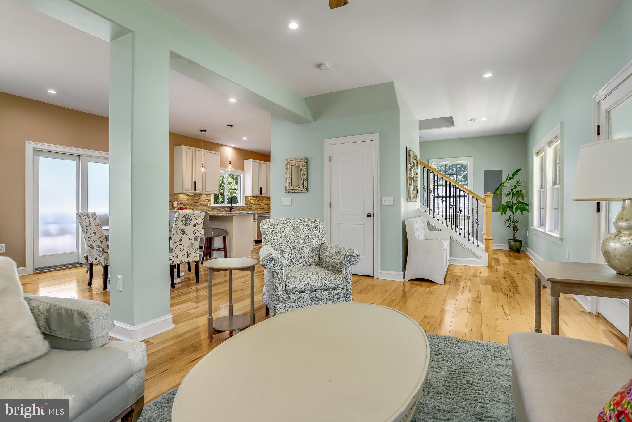 BURGUNDY VILLAGE - Residential