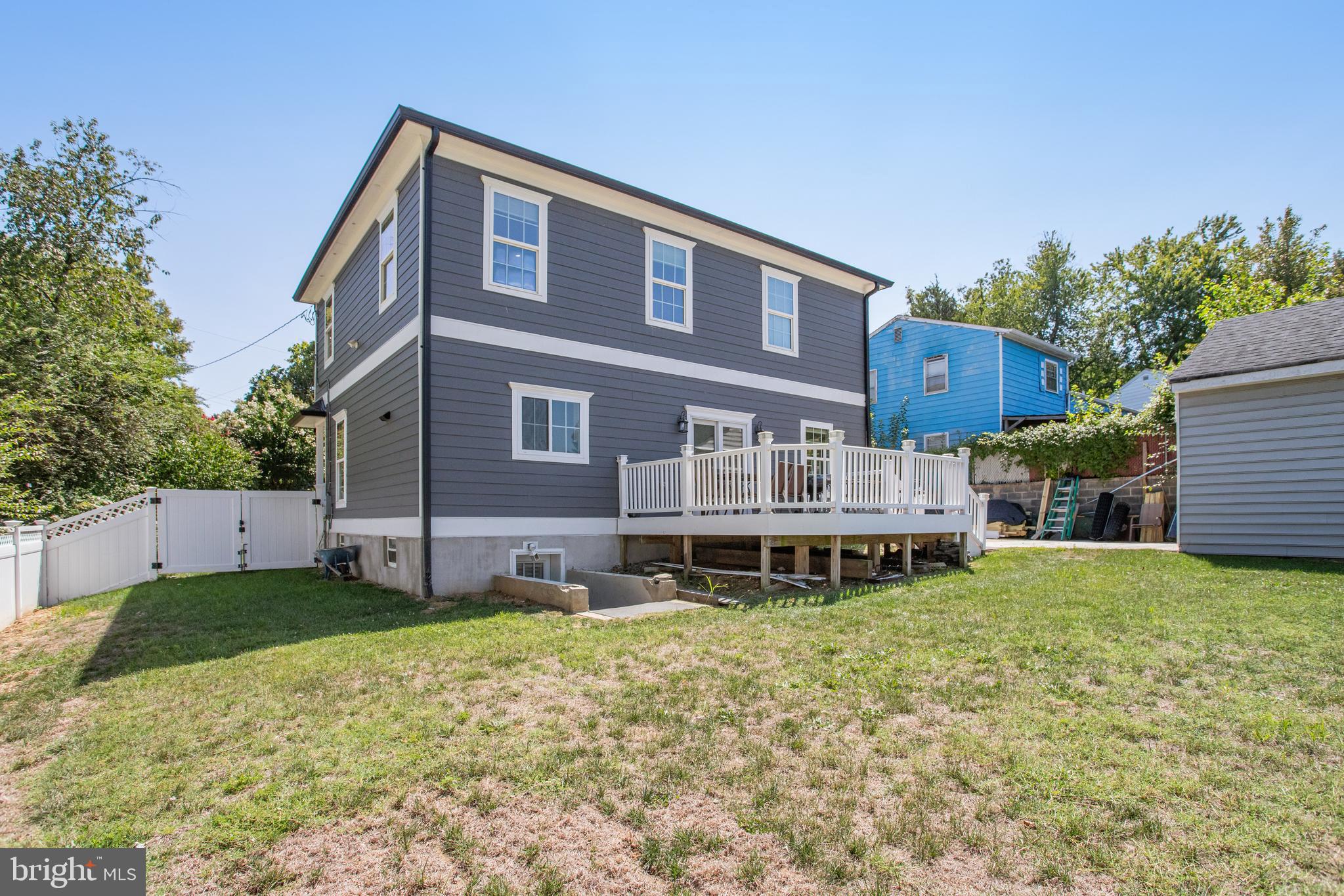 BURGUNDY VILLAGE - Residential