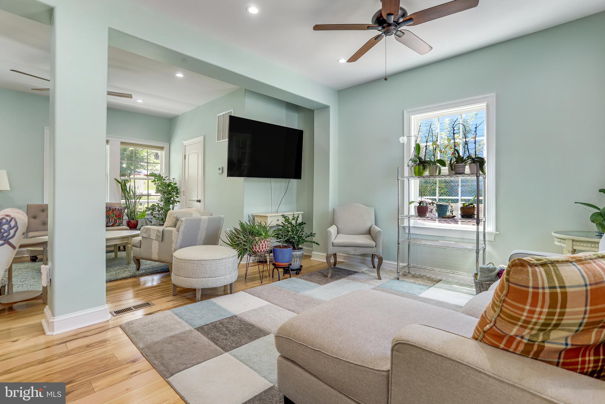 BURGUNDY VILLAGE - Residential