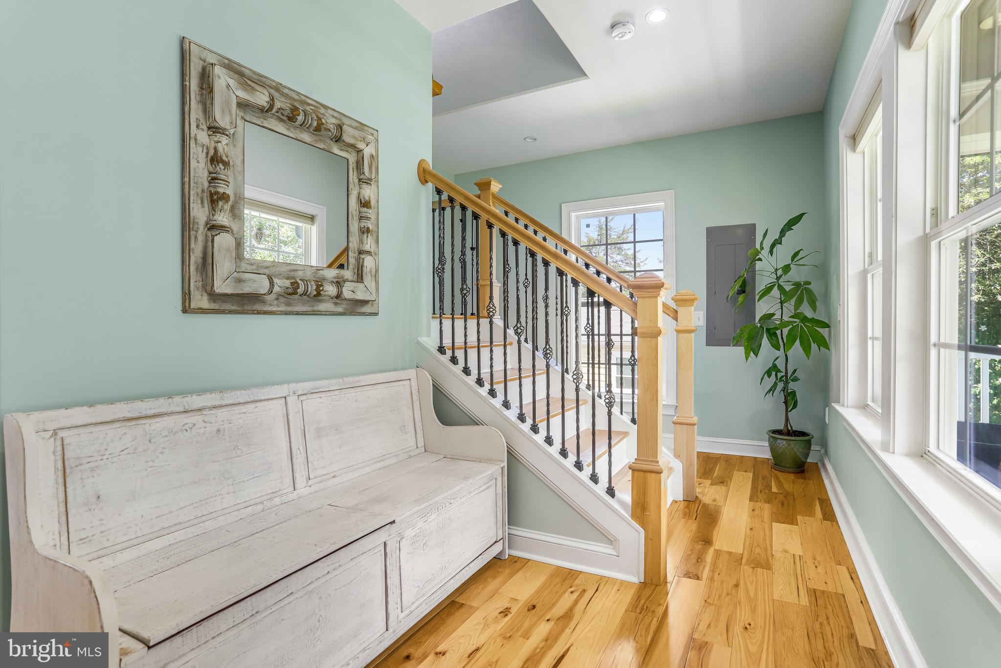 BURGUNDY VILLAGE - Residential