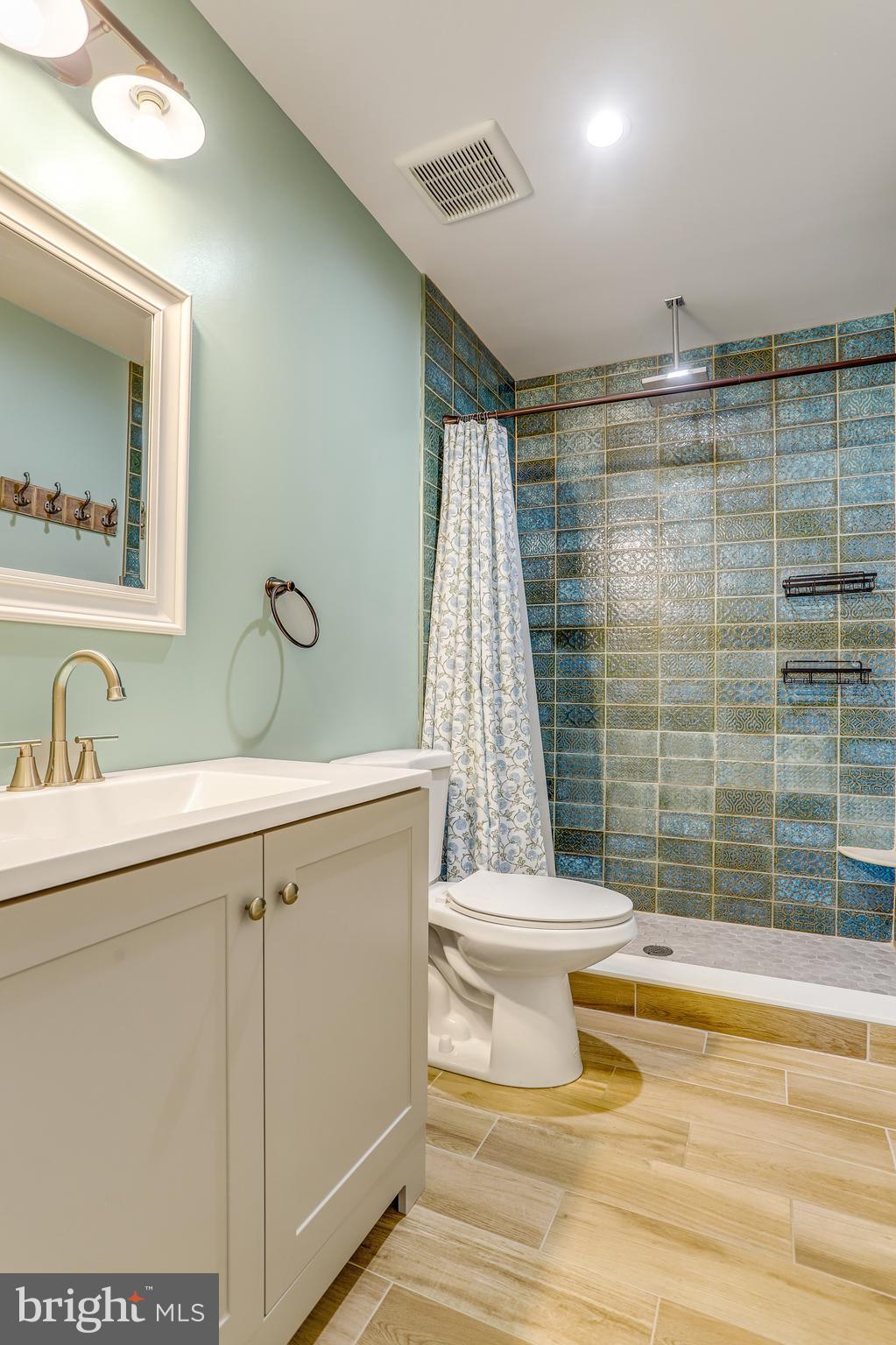 BURGUNDY VILLAGE - Residential