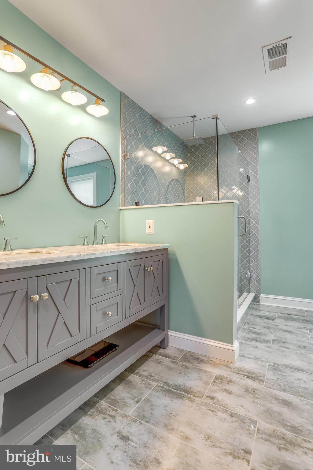 BURGUNDY VILLAGE - Residential