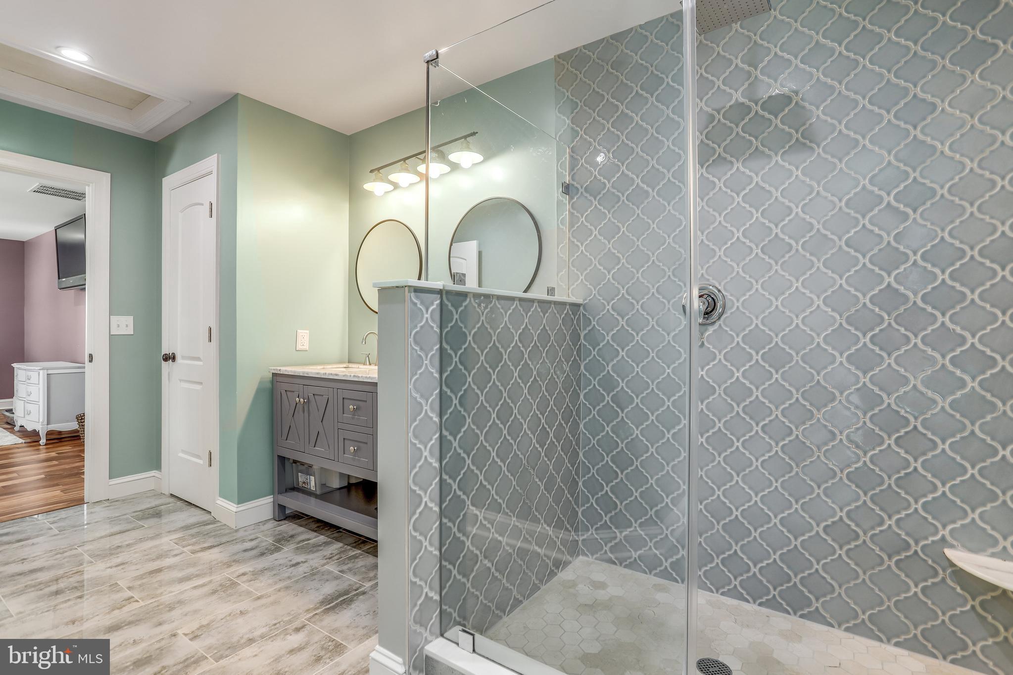 BURGUNDY VILLAGE - Residential