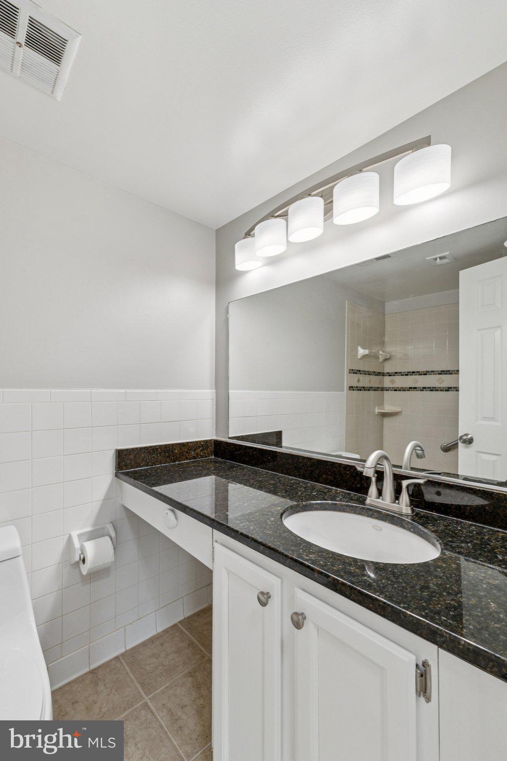 OCCOQUAN RIDGE CONDO - Residential Lease