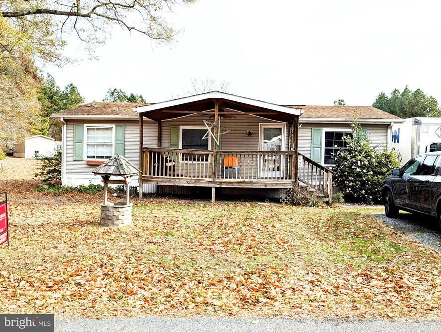 Charming 3 bedroom 2 bath home conveniently  located between the town of Preston and Easton.. Home offers a nice size living room,cozy kitchen with a seperate laundry area. You can relax on the front porch while you enjoy your morning coffee .Great opportunity to purchase a manufactured home located in Dover Bridge Park.Square footage of home has not been verified.Ground rent incudes trash.
 Please use caution when walking on back deck.