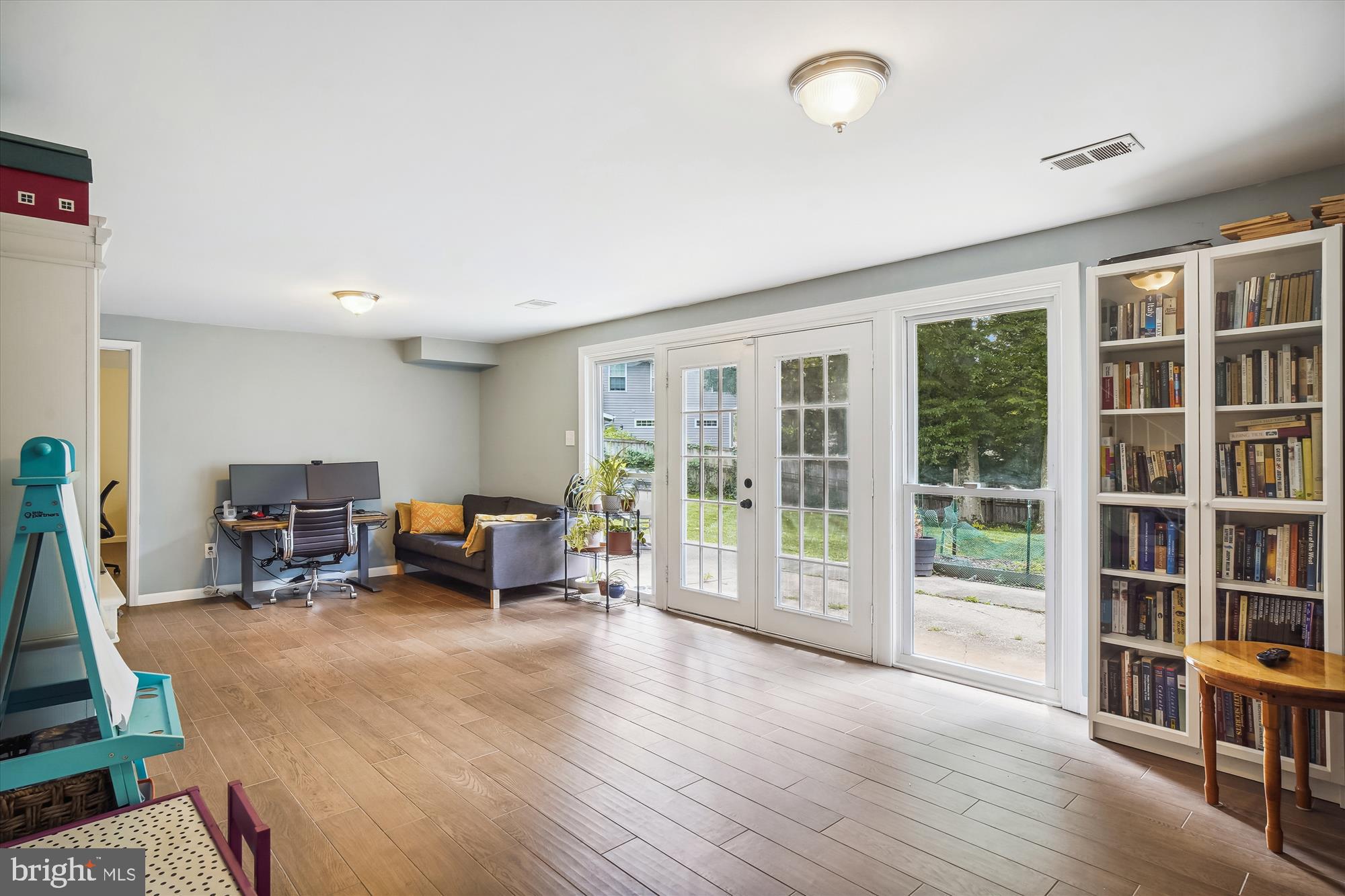 ROCK CREEK MANOR - Residential