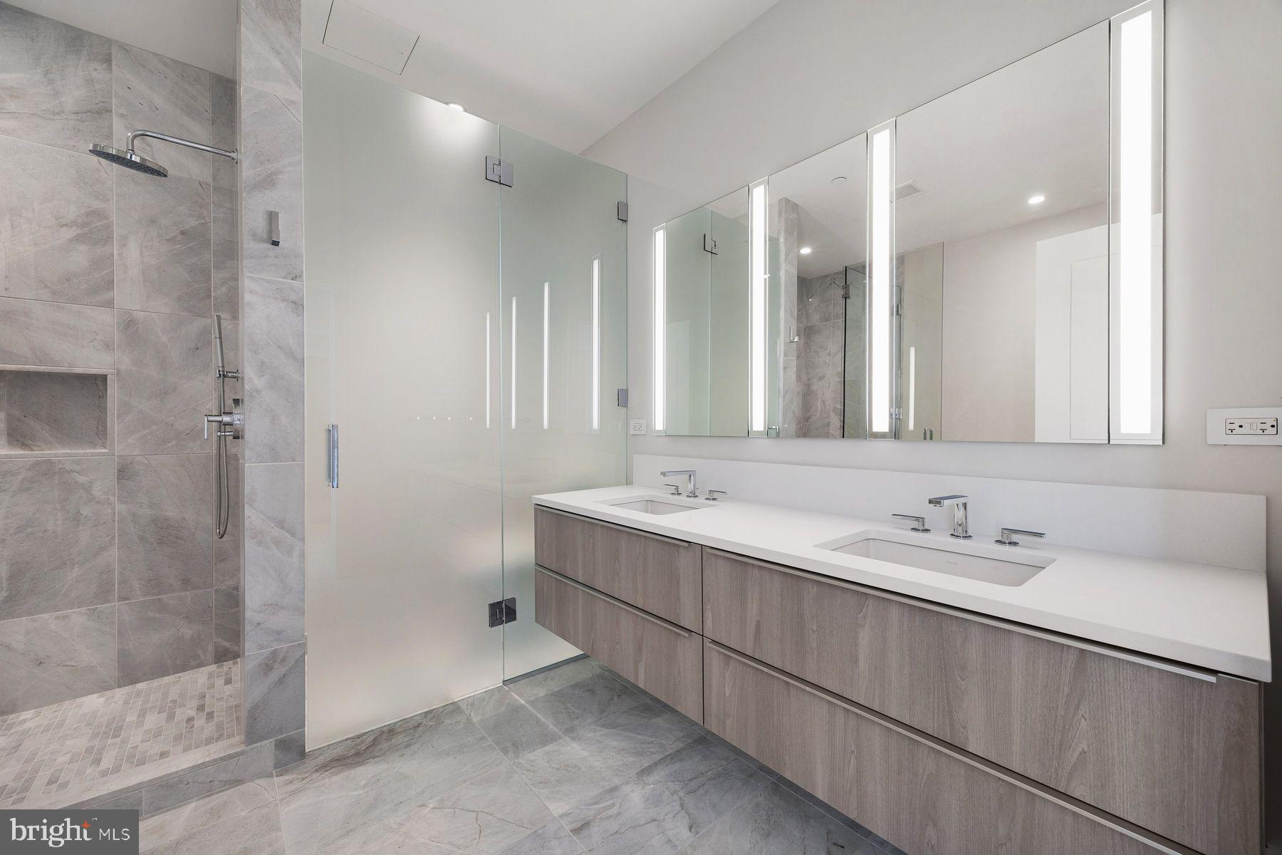 AVENUE OF THE ARTS - Residential