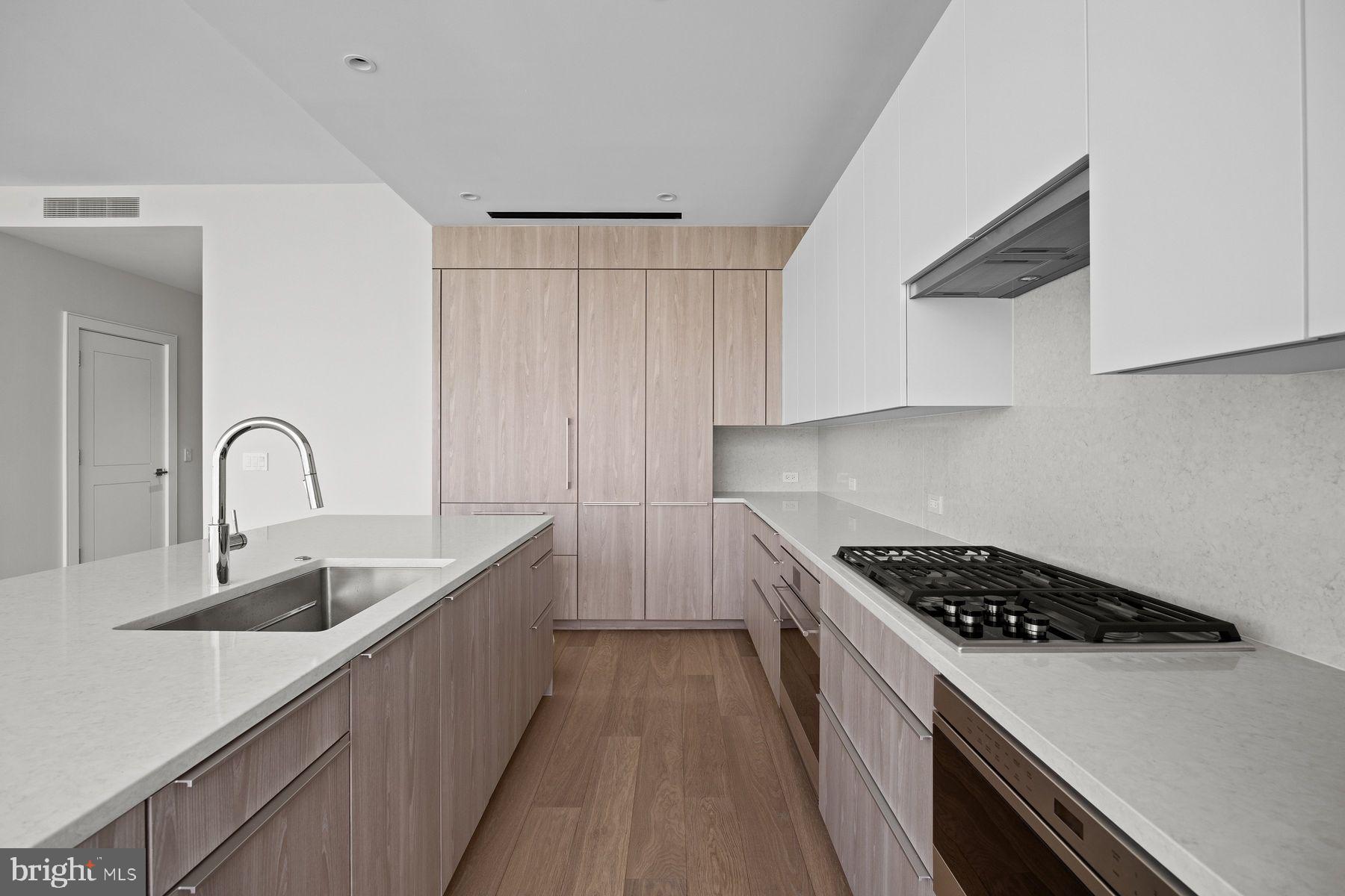 AVENUE OF THE ARTS - Residential