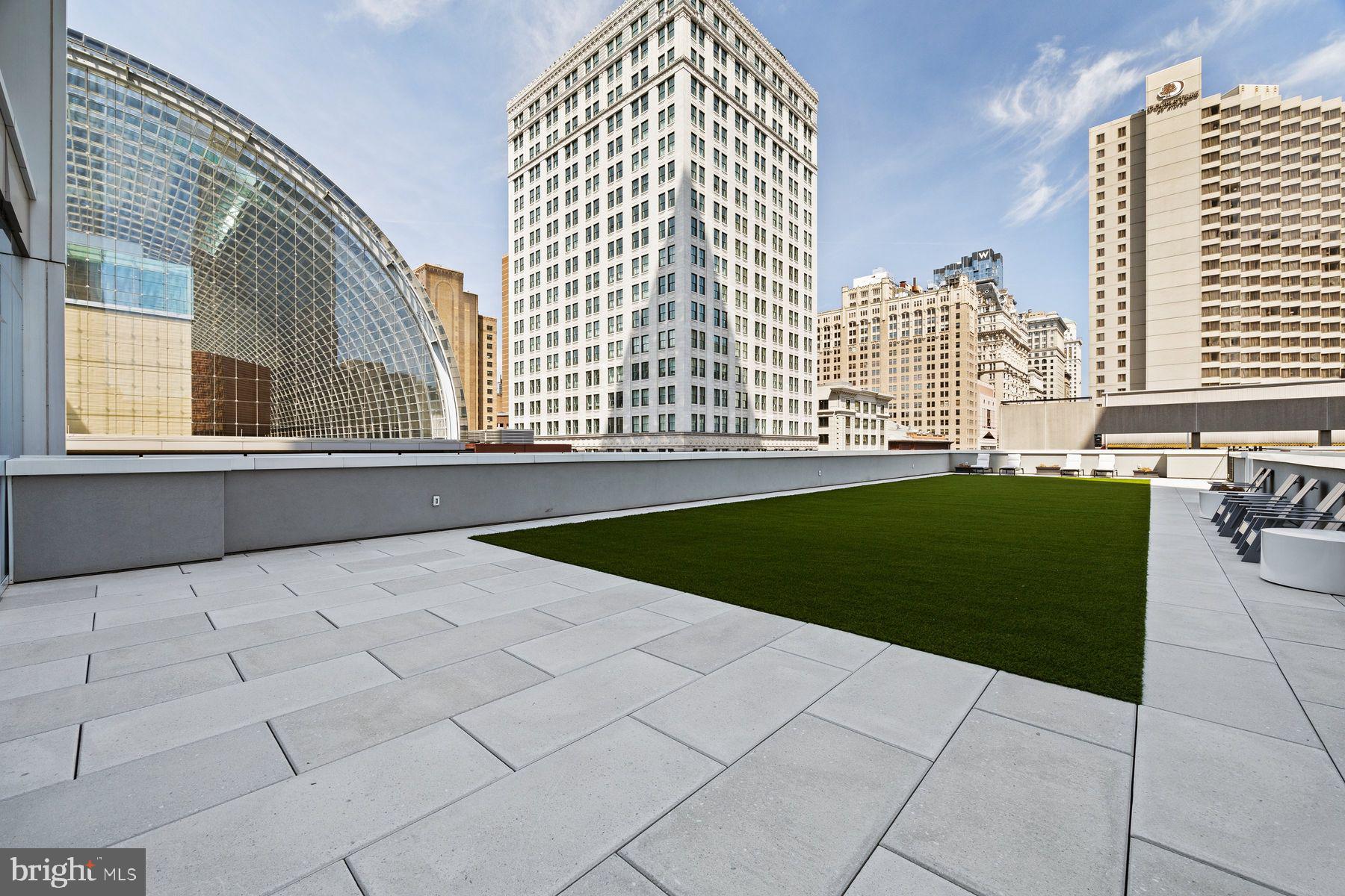 AVENUE OF THE ARTS - Residential