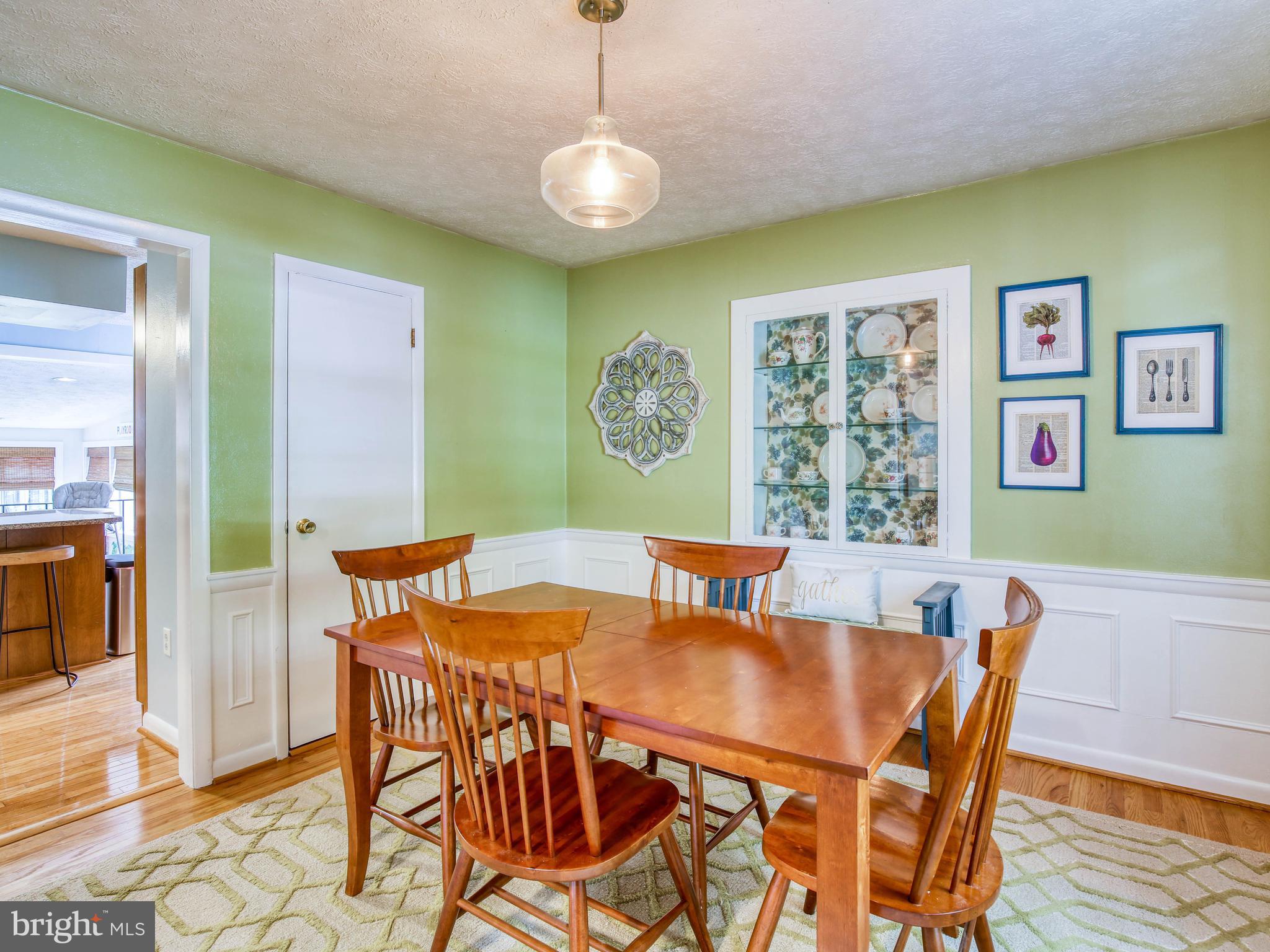 ROLLING HILLS - Residential