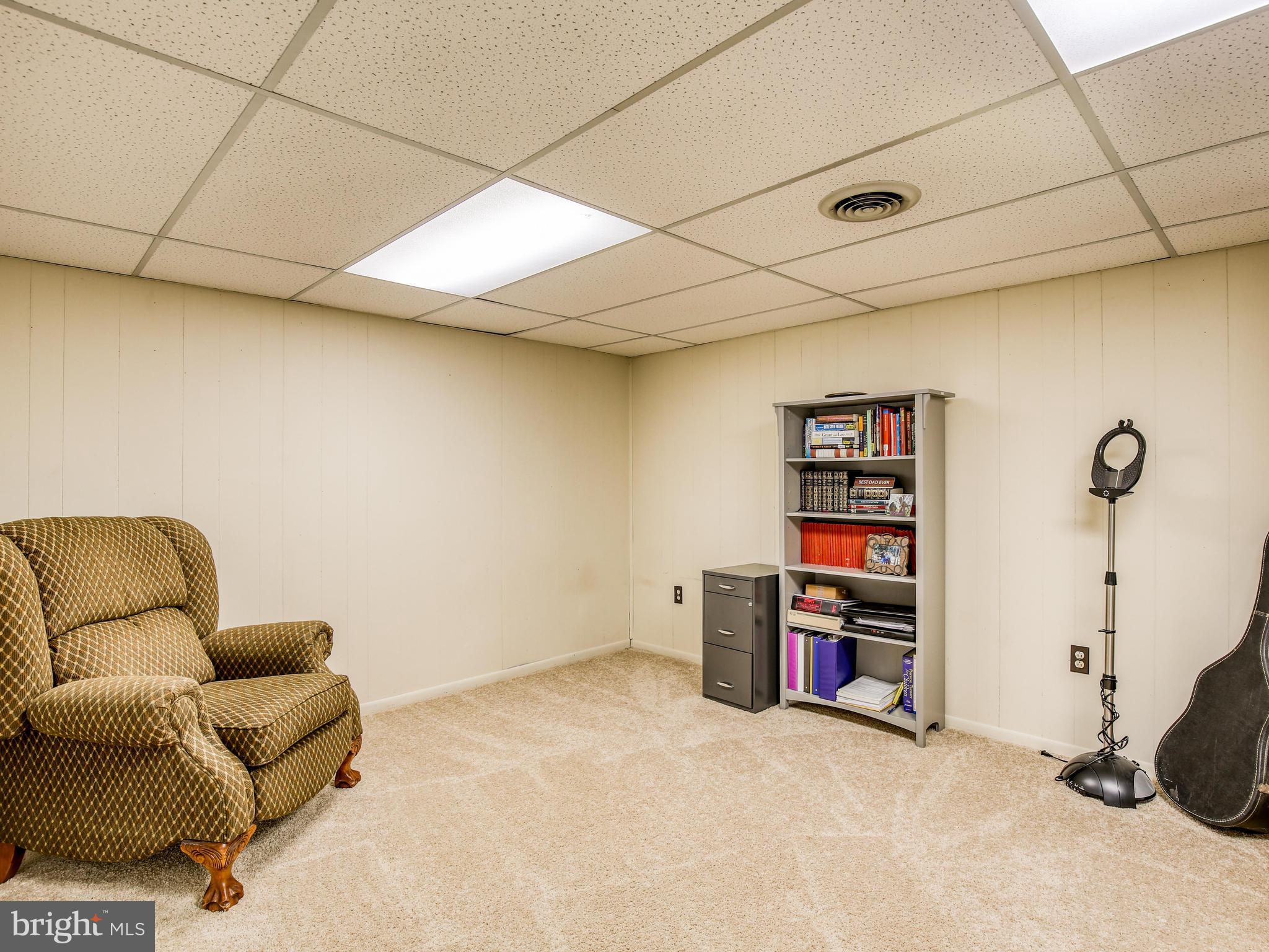 ROLLING HILLS - Residential