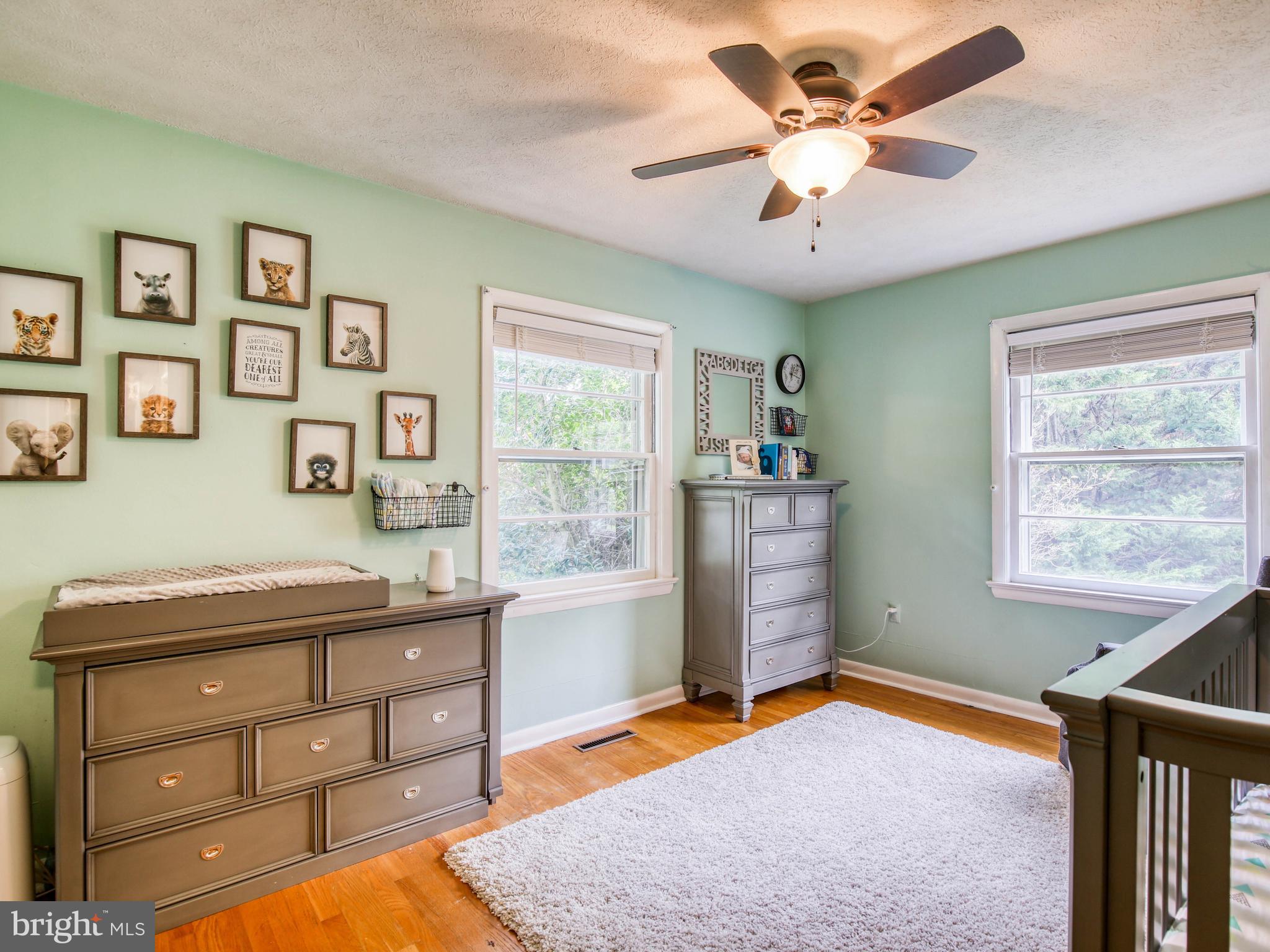 ROLLING HILLS - Residential