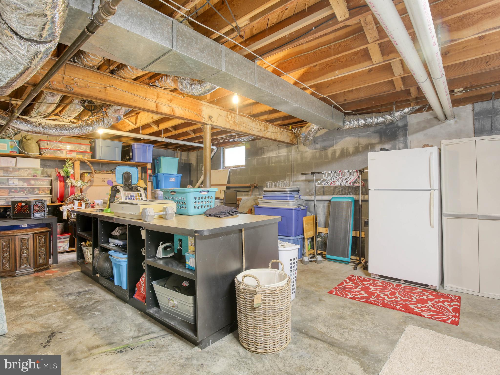 ROLLING HILLS - Residential