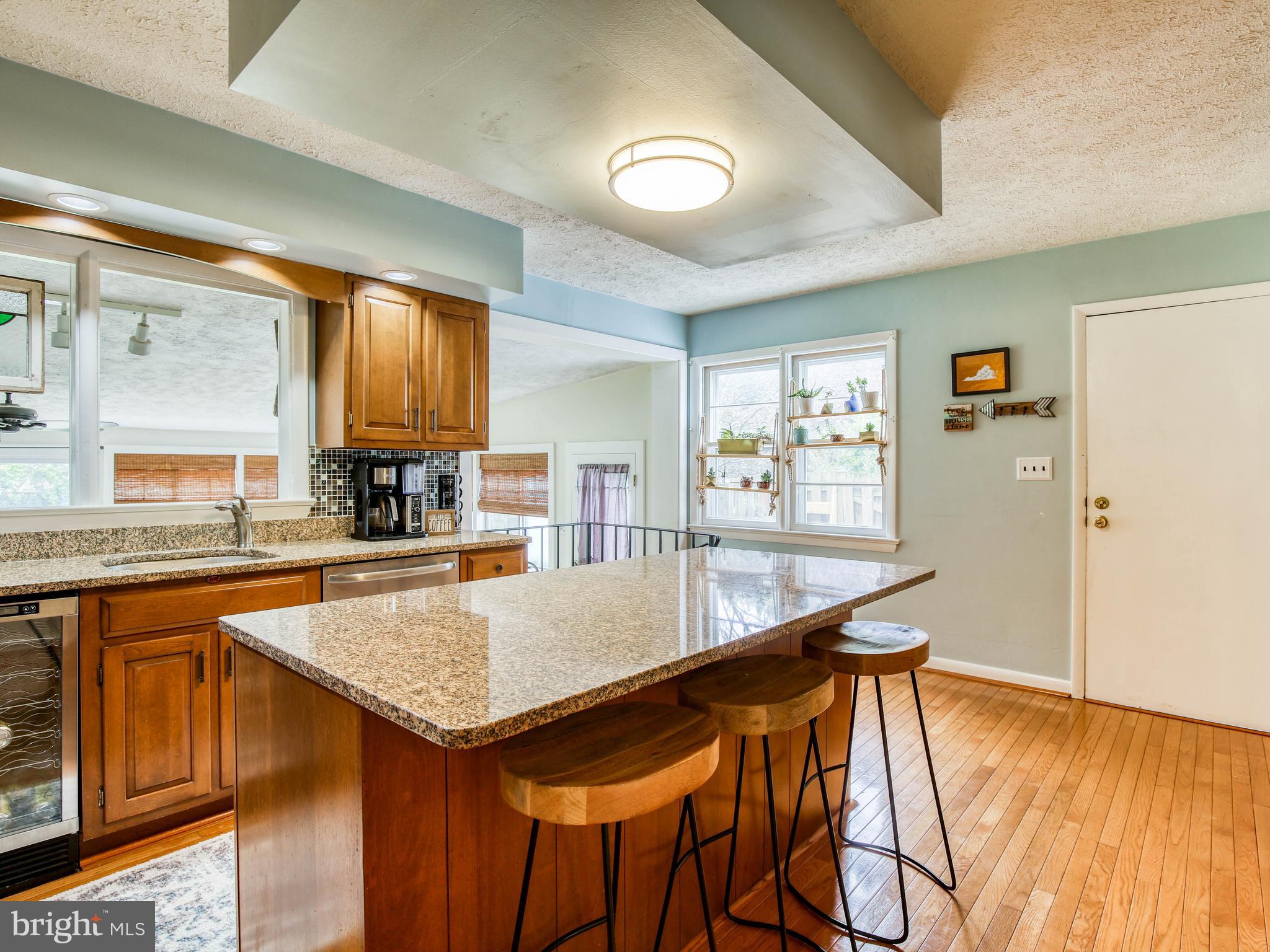 ROLLING HILLS - Residential