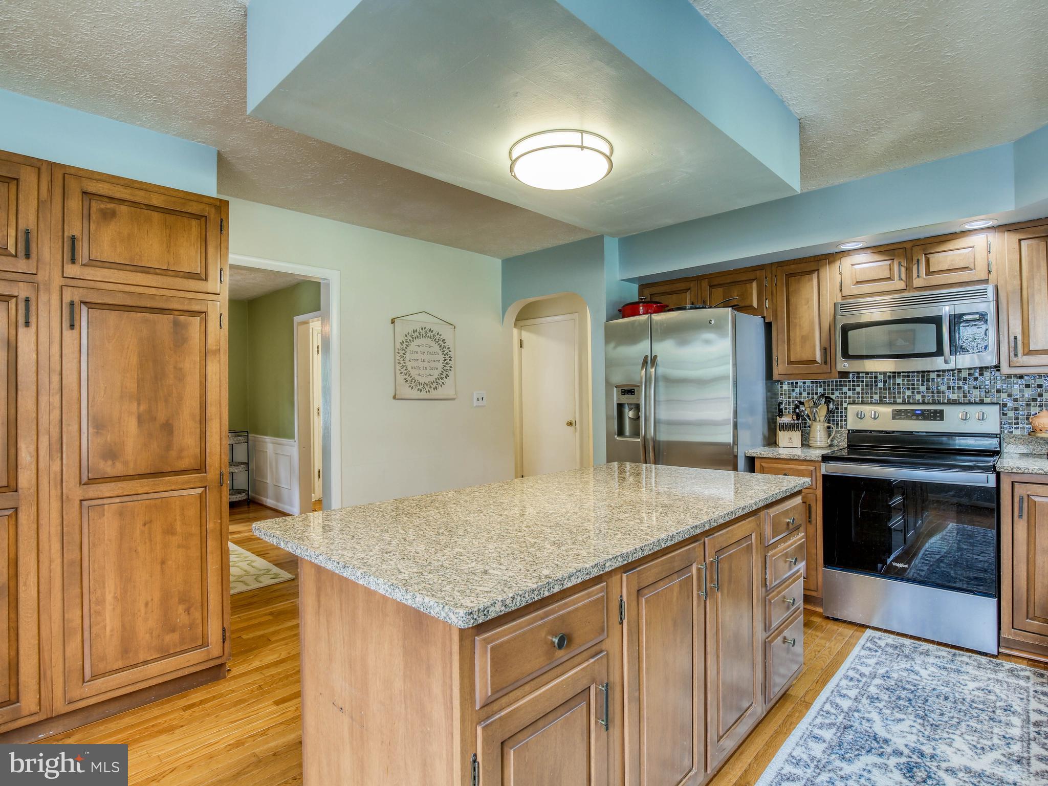 ROLLING HILLS - Residential