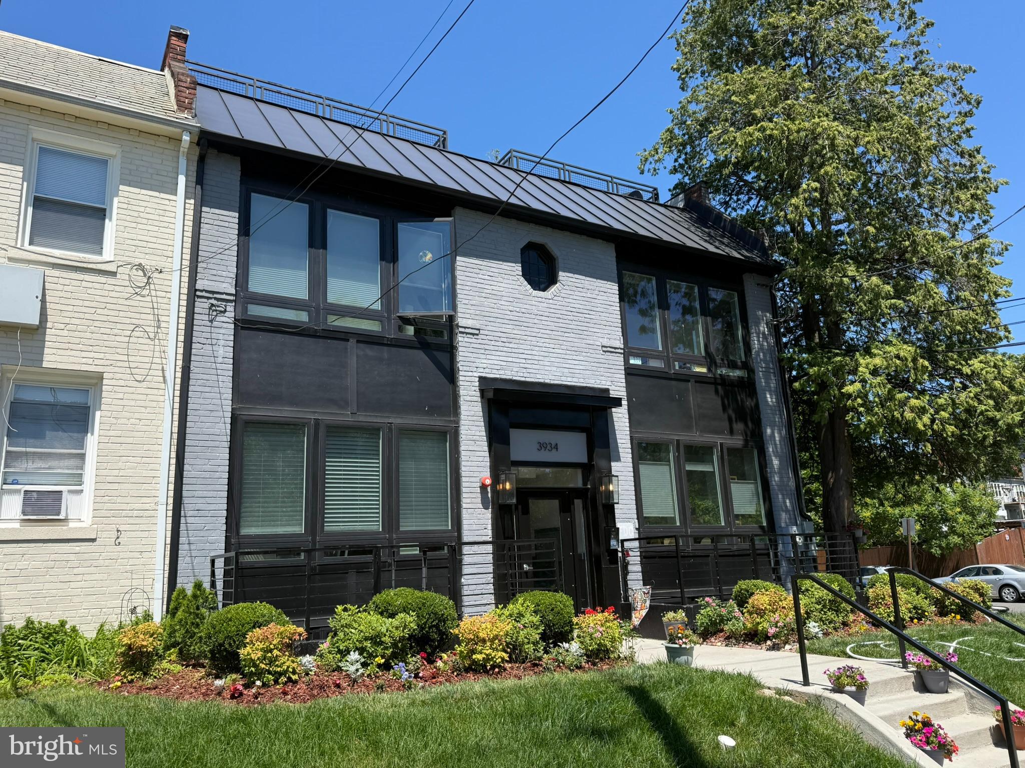 3934 10TH STREET NE 3