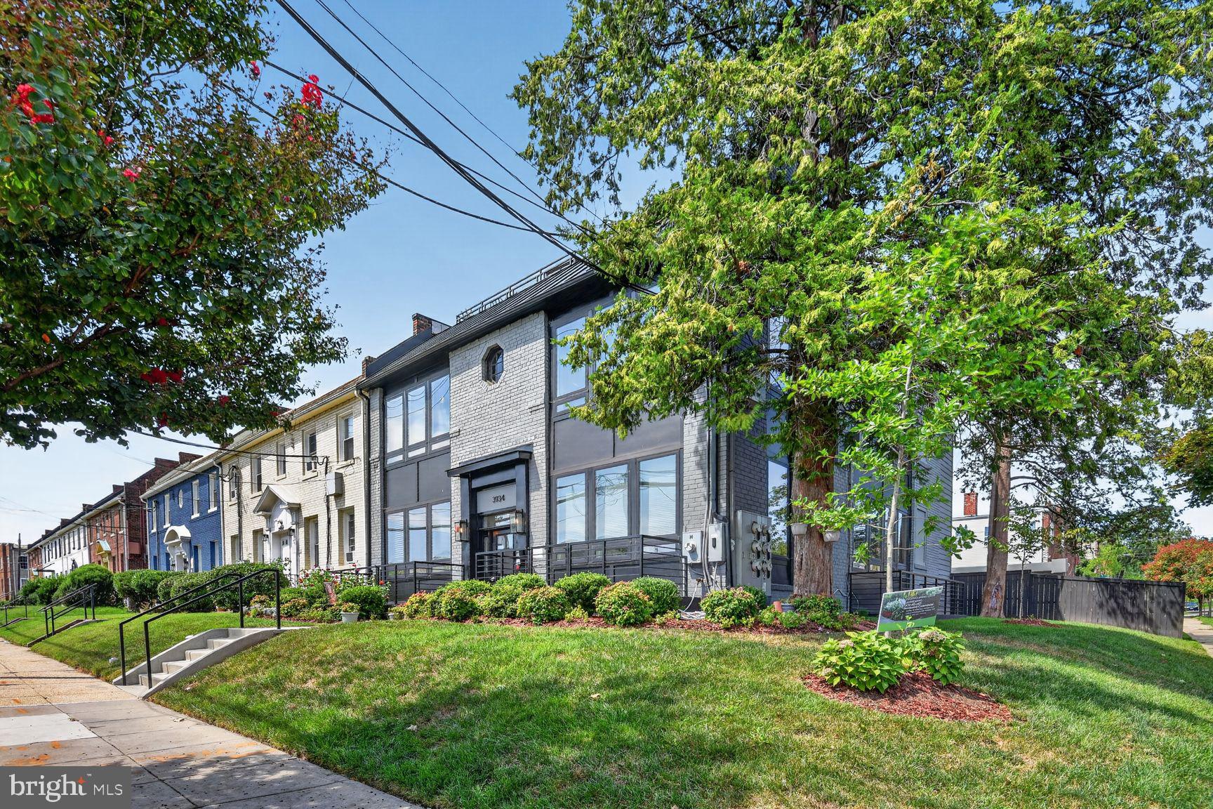 3934 10TH STREET NE 3