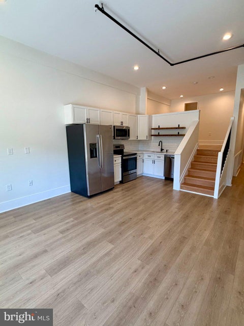 Condo For Rent - 631 S Broadway #202<br/> BALTIMORE, MD 21231