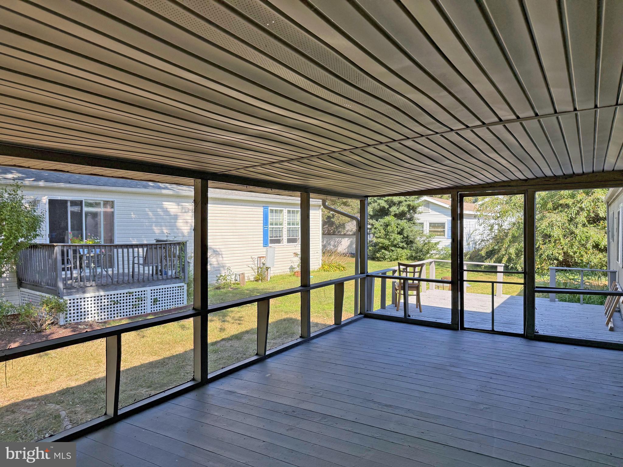 19627 QUEEN STREET 22