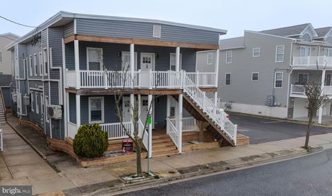 Multifamily For Sale - 217-221 E Burk Avenue<br/> Cape May County, WILDWOOD, NJ 08260