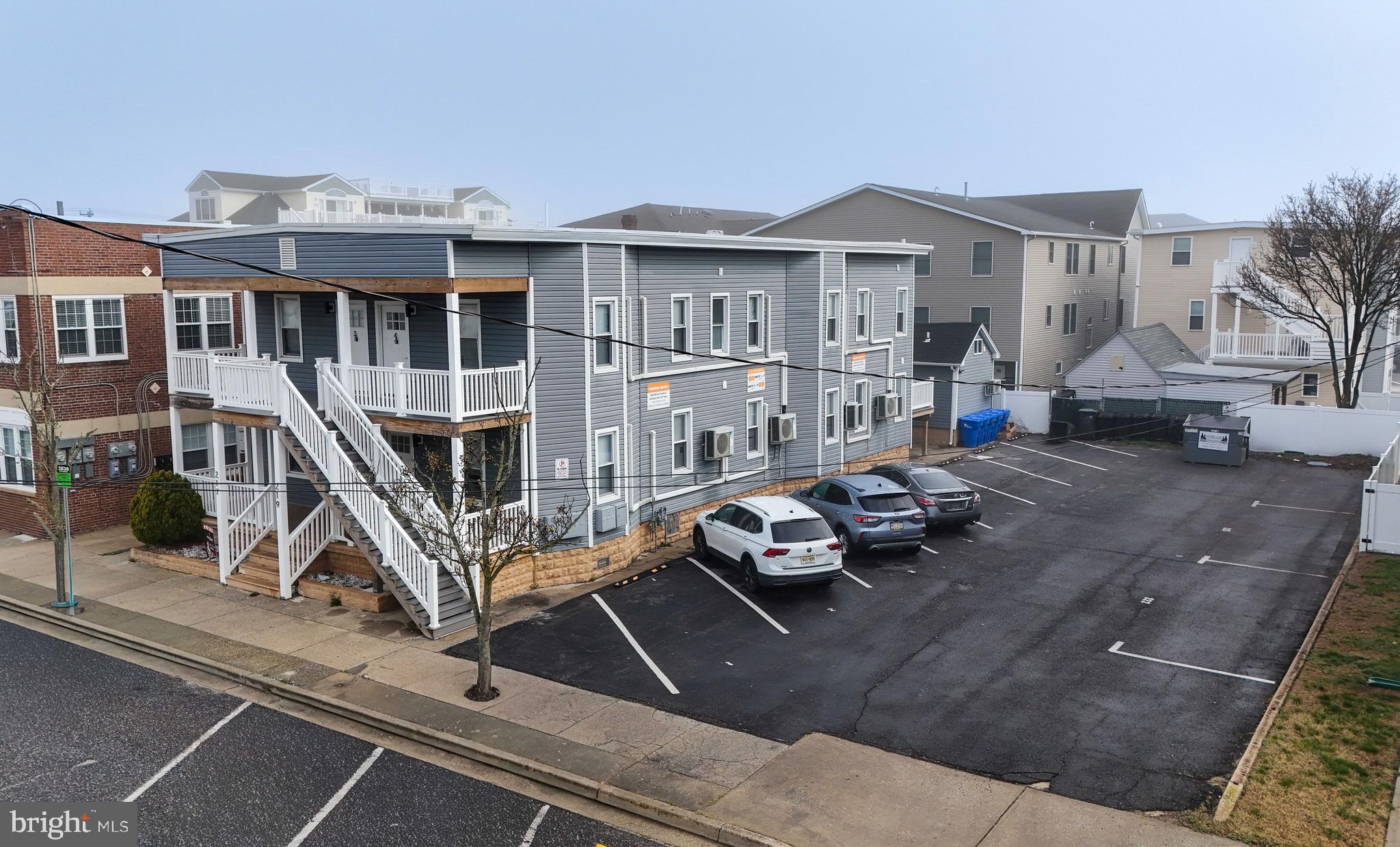 217-221 E BURK AVENUE