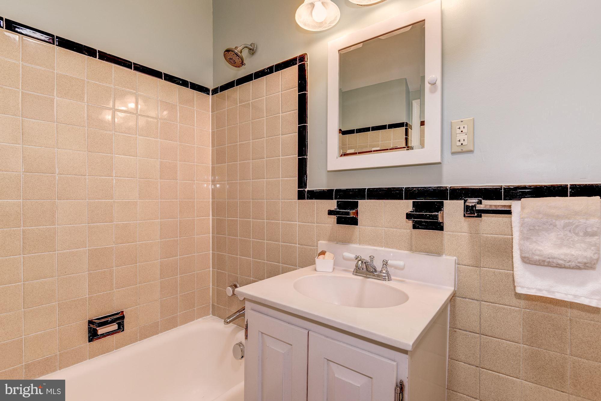 LEEWAY HEIGHTS - Residential