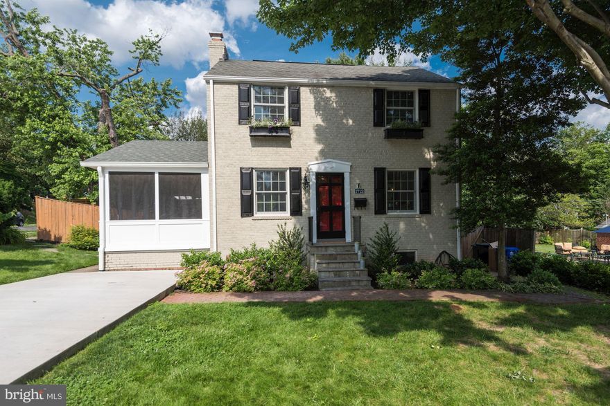Walk to Westover Village! 3 story addition by Merrill in 2012 w/4 BRs up; family room open to 8,300 flat, fenced yard. Updates:  2009: kitchen appls, granite tops; 2012; roof; gas furnace, water heater, panel box; driveway; 2013: professional landscape & hardscape; 2018: Andersen windows; paint, carpet, refin floors.  Patio, screen porch, w/b fpl; McKinley Swanson Yorktown.