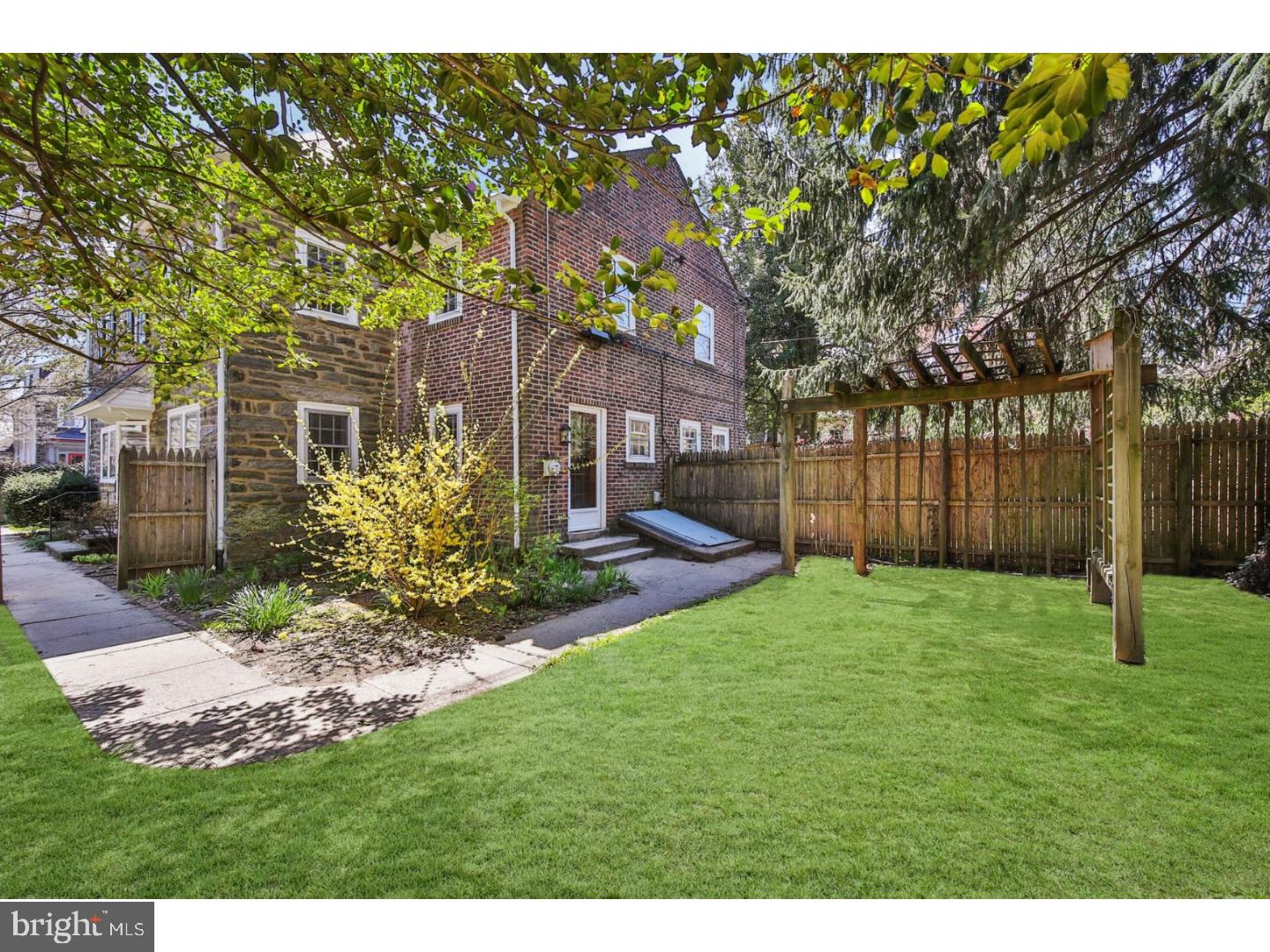 CHESTNUT HILL - Residential Lease