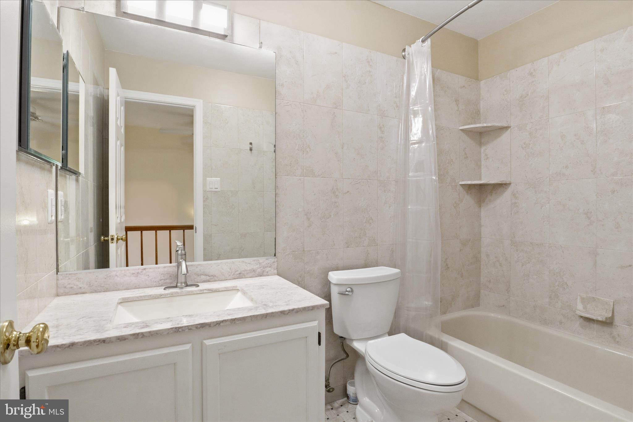 LITTLE ROCKY RUN - Residential Lease