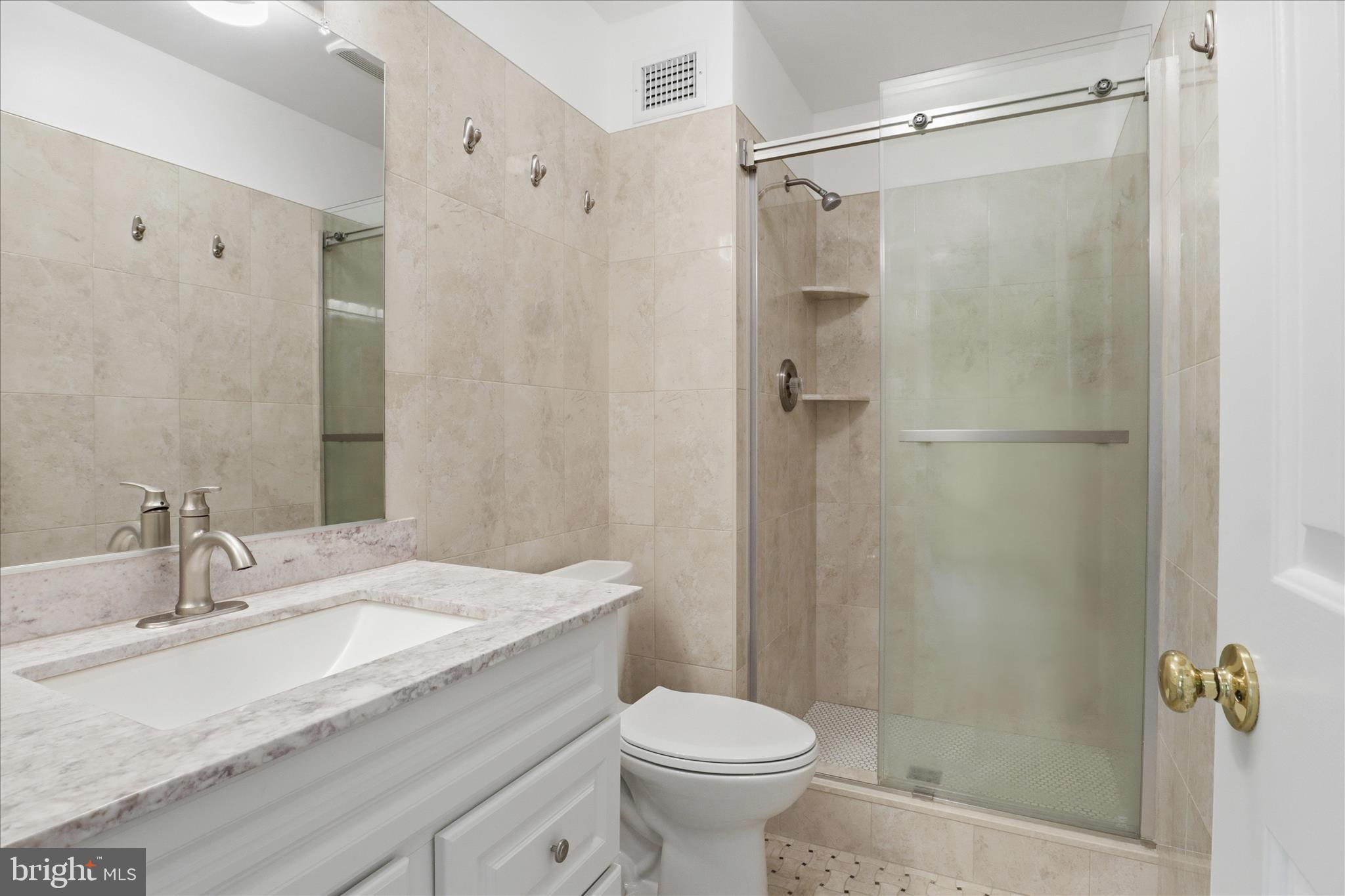 LITTLE ROCKY RUN - Residential Lease