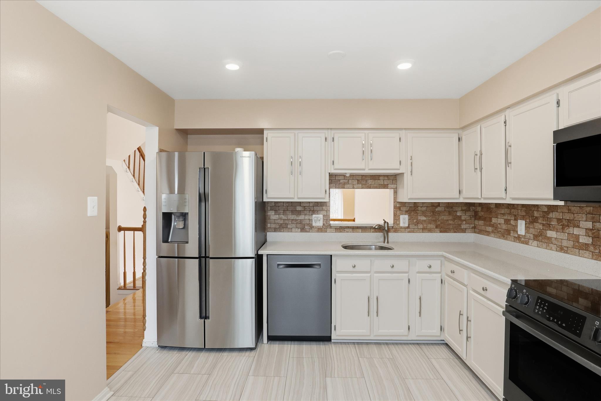 LITTLE ROCKY RUN - Residential Lease