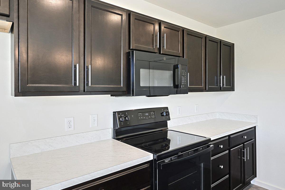 STONE MILL ESTATES - Residential