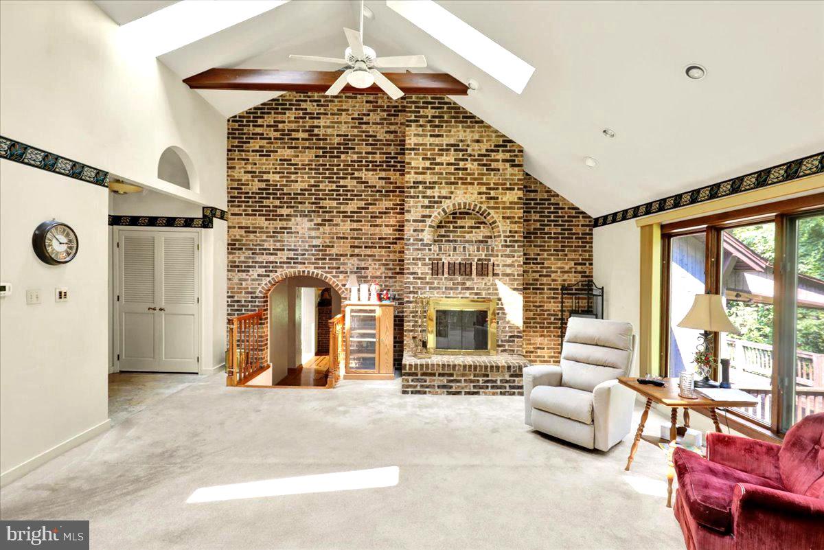 126 W NEVERSINK ROAD