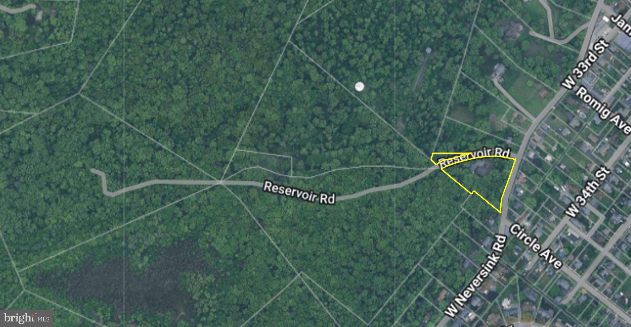126 W NEVERSINK ROAD